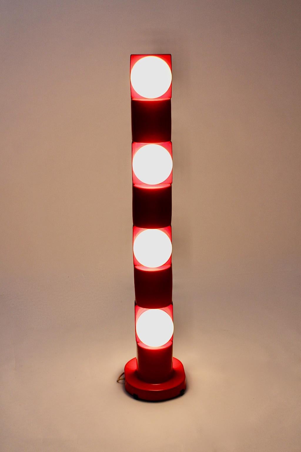 Space Age Vintage Red Ceramic Totem Floor Lamp, 1960s, Italy For Sale 3