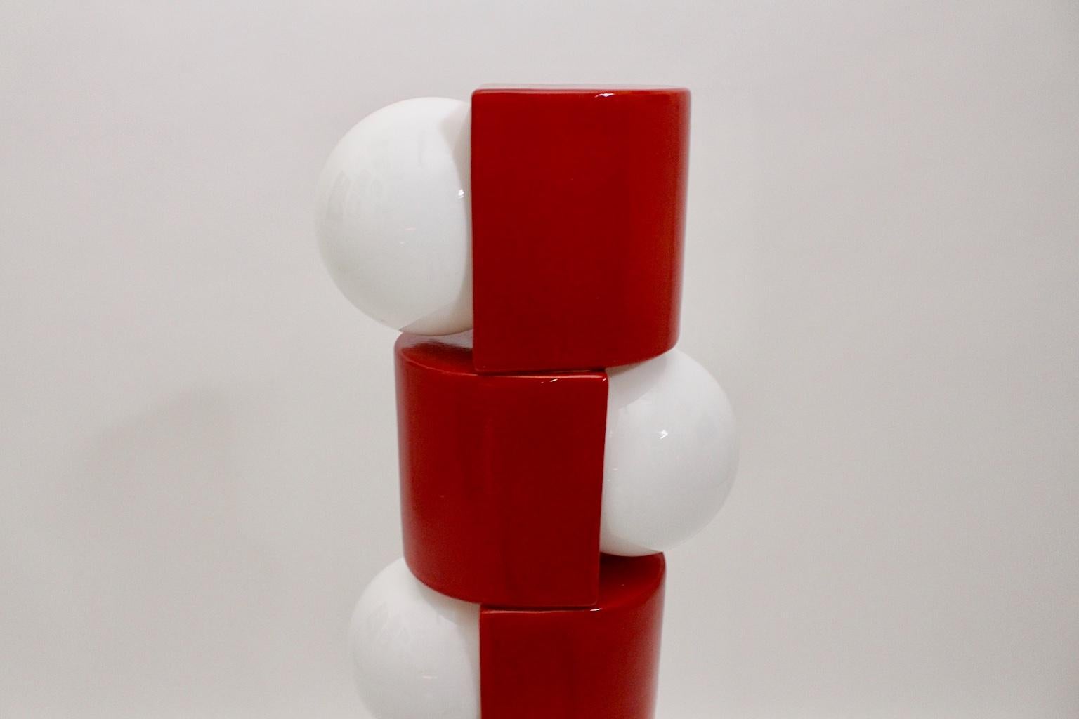 Space Age Vintage-Stehlampe aus roter Keramik, 1960er Jahre, Italien im Angebot 8