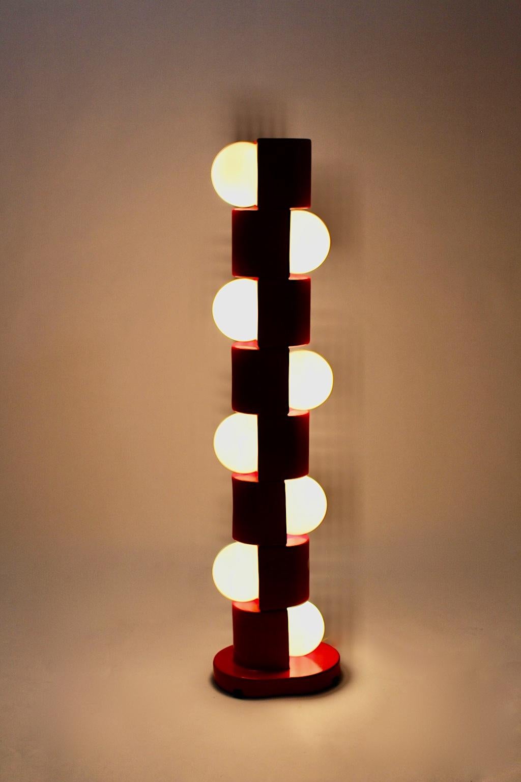 Space Age Vintage Red Ceramic Totem Floor Lamp, 1960s, Italy In Good Condition For Sale In Vienna, AT