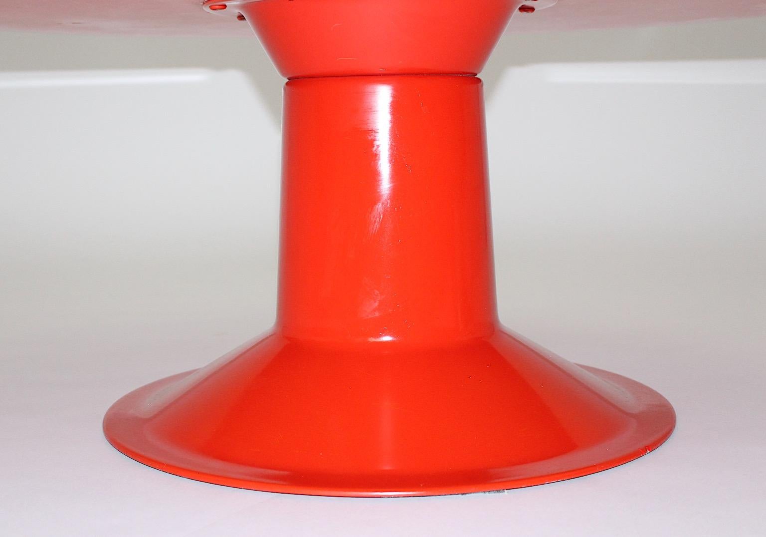 A Space Age Vintage Rot Koralle Rosa Lounge Stühle Sofa Tisch Yrö Kukkapuro 1960s im Angebot 3