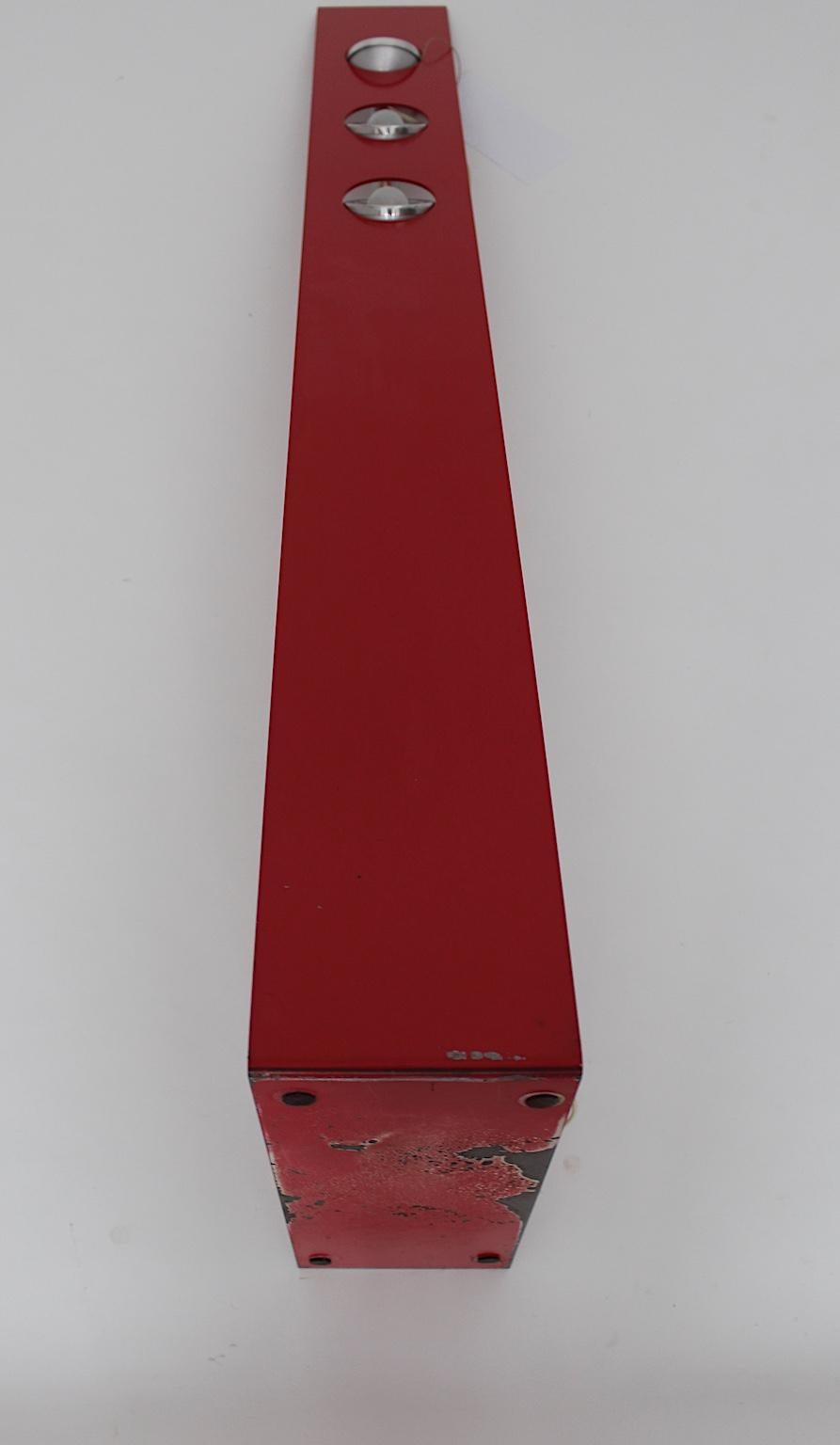 Space Age Vintage-Stehlampe aus rotem Metall, Italien, 1960er Jahre im Angebot 13