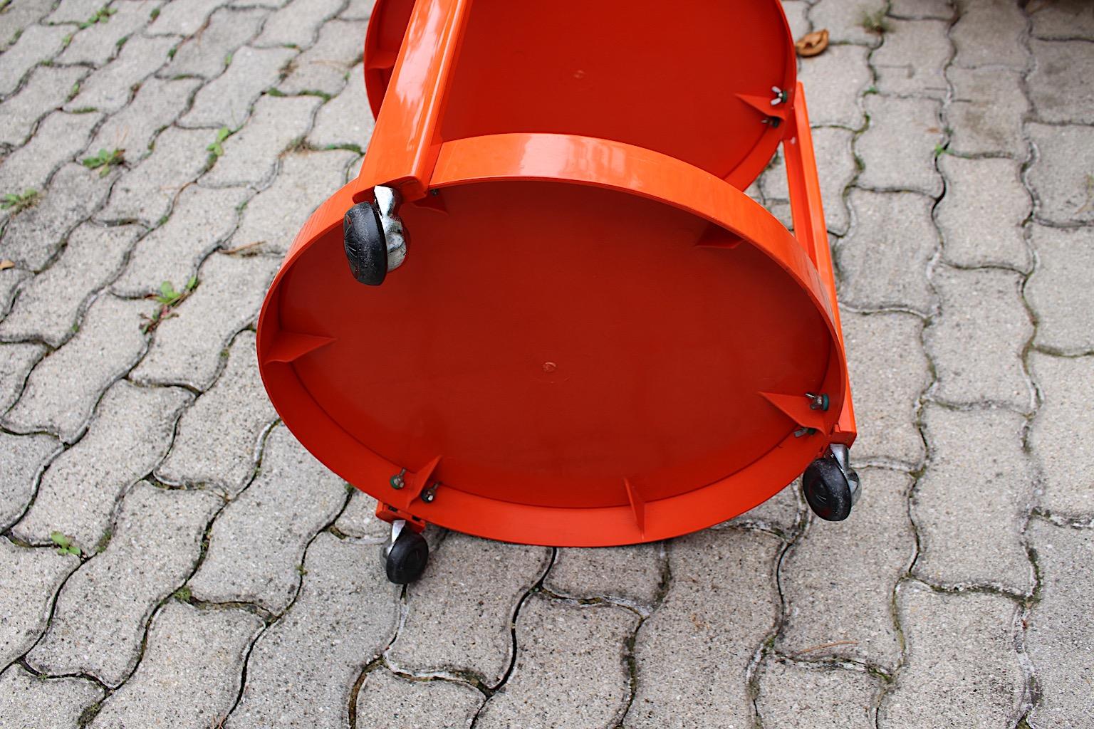 Fin du 20e siècle Chariot de bar en plastique rouge et orange de l'ère spatiale, 1970, Allemagne en vente