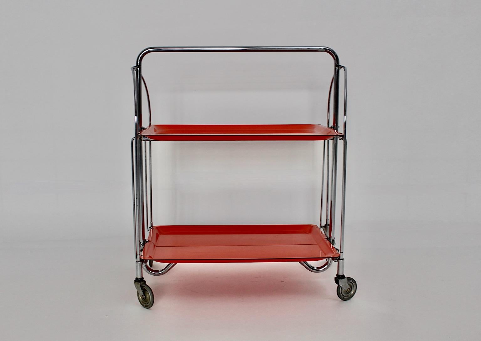Ère spatiale Table de service ou chariot de bar rouge orange de l'ère spatiale, Allemagne, années 1960 en vente