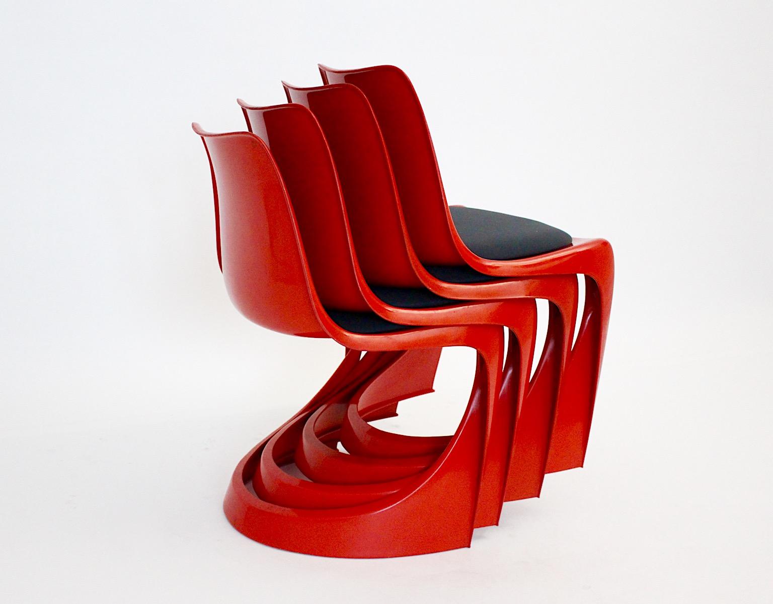 Space Age Vintage Rote Kunststoff-Esszimmerstühle, Space Age, Vier Steen, Ostergaard, Dänemark im Angebot 4