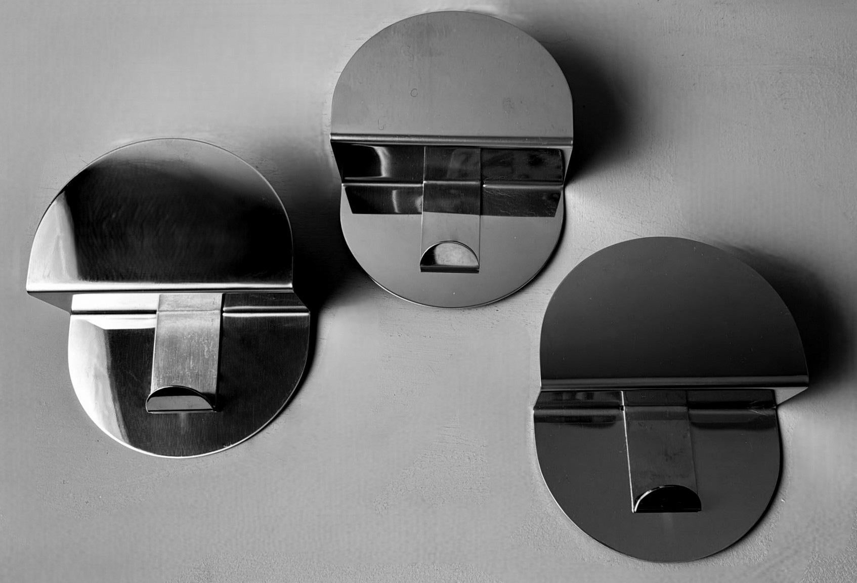 Space Age Vintage-Set aus drei italienischen Wandhaken aus Edelstahl, Space Age (Italienisch) im Angebot