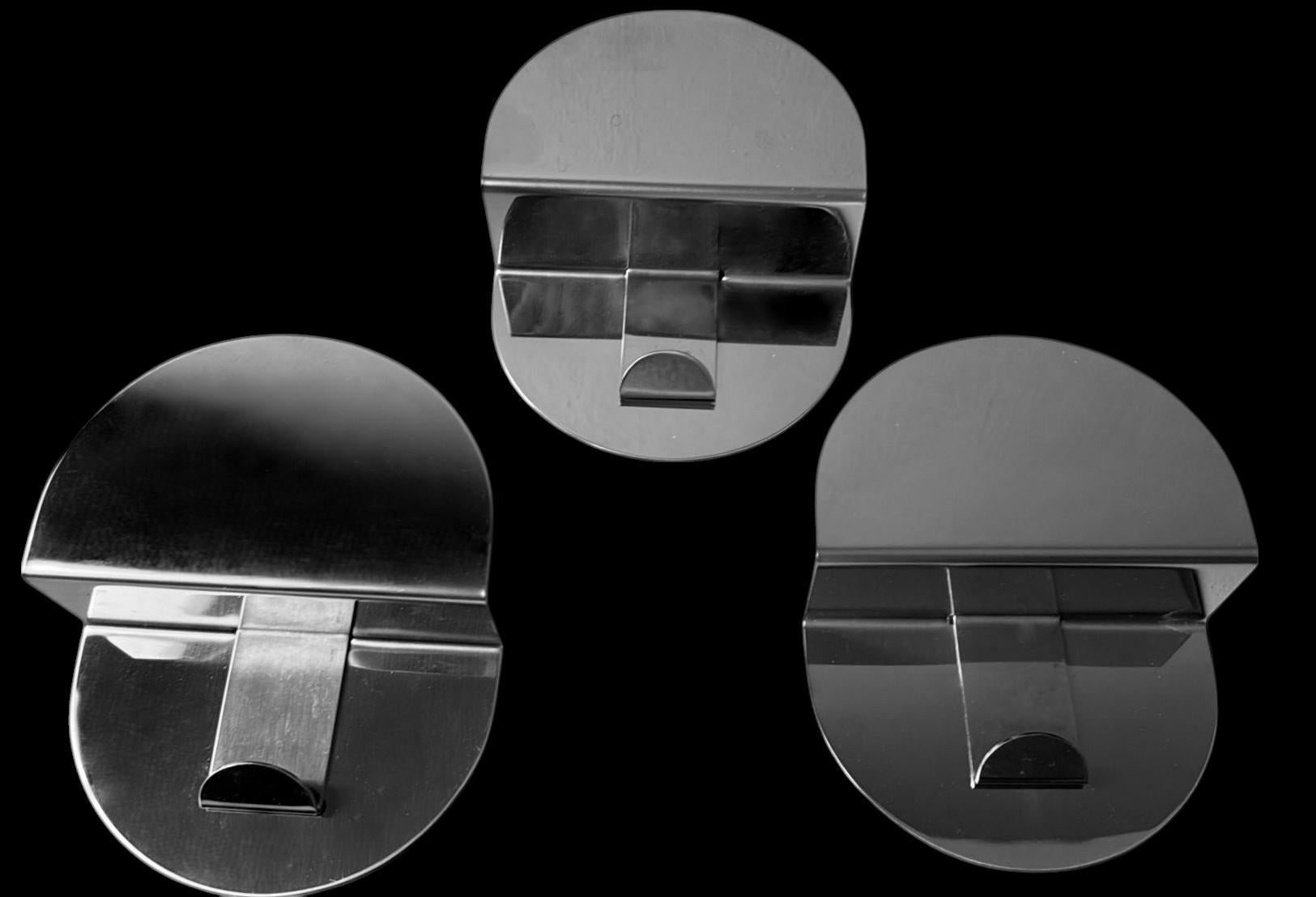 Space Age Vintage-Set aus drei italienischen Wandhaken aus Edelstahl, Space Age (Poliert) im Angebot