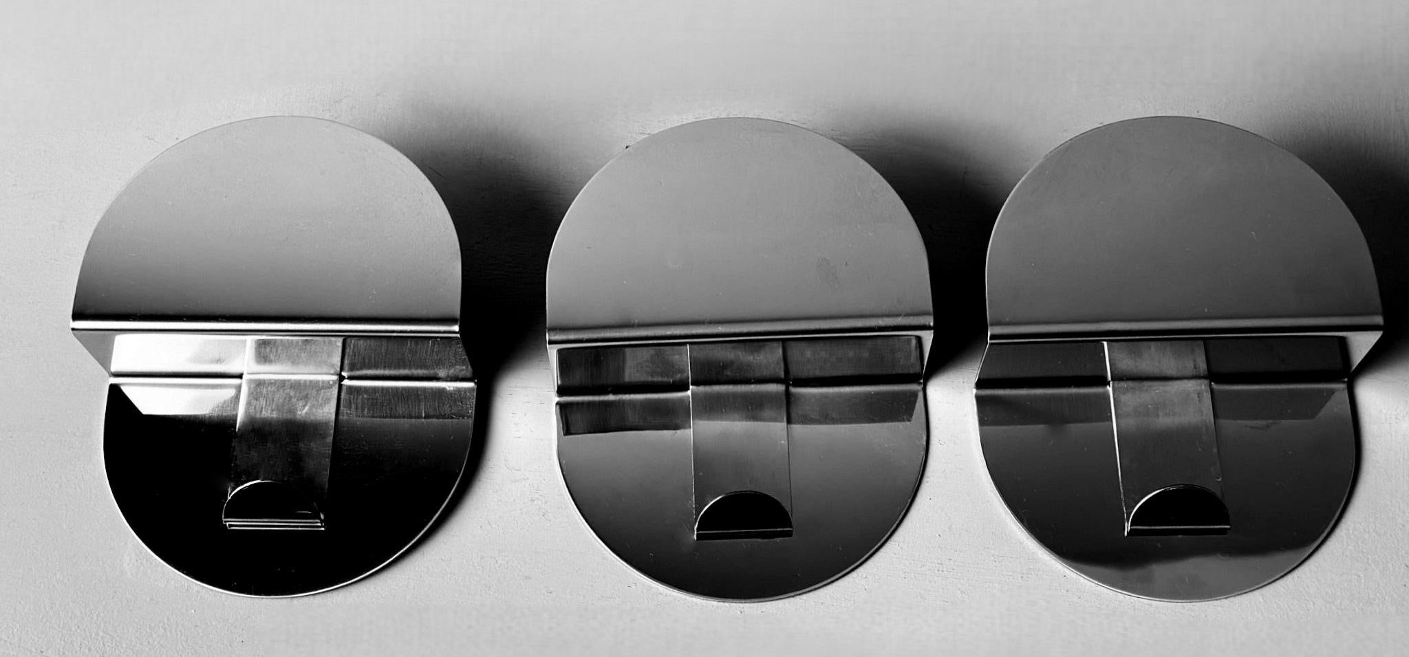 Space Age Vintage-Set aus drei italienischen Wandhaken aus Edelstahl, Space Age (20. Jahrhundert) im Angebot