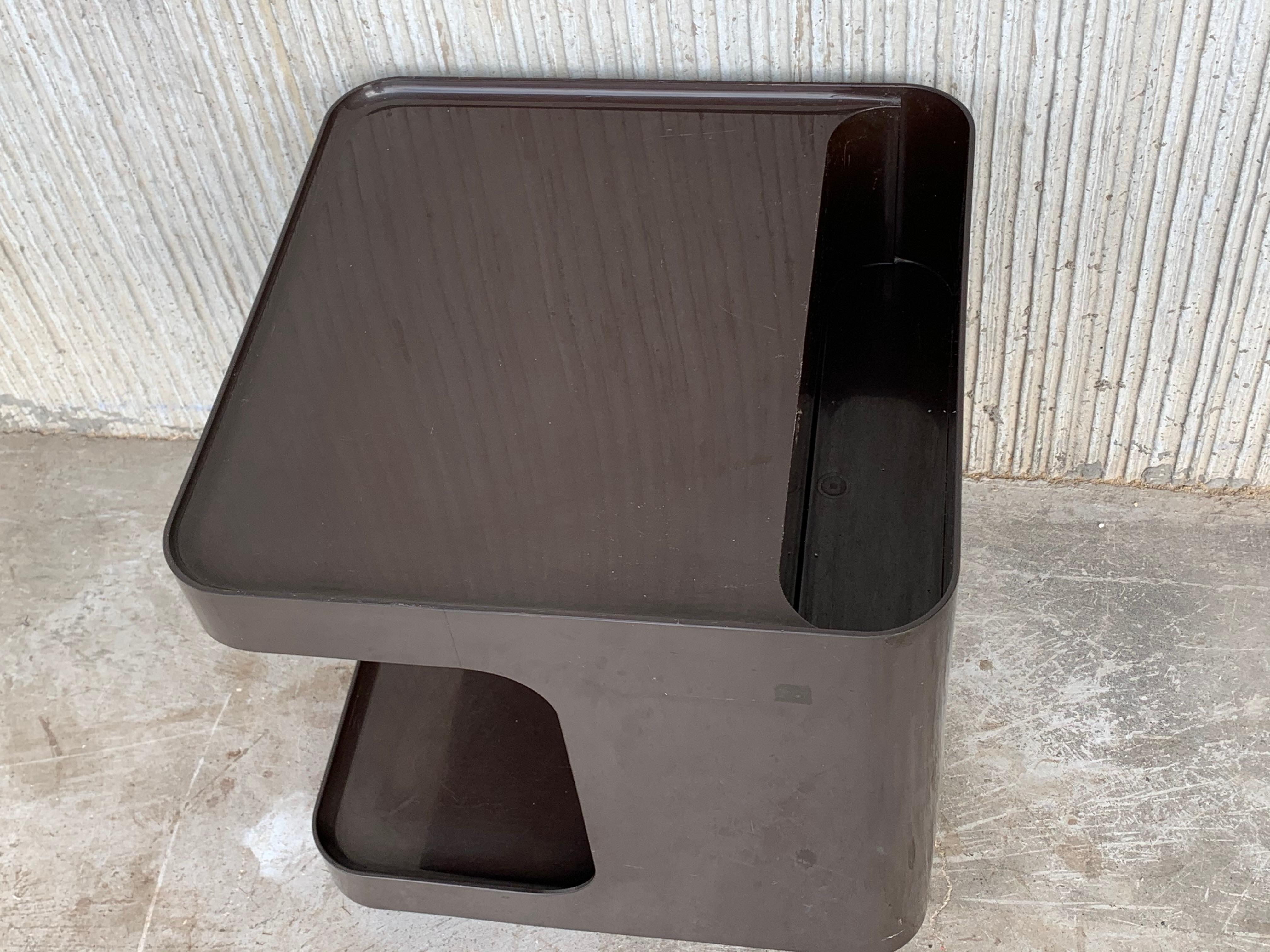 italien Table d'appoint « GAME » vintage de l'ère spatiale en plastique fumé avec roues, par Longato en vente