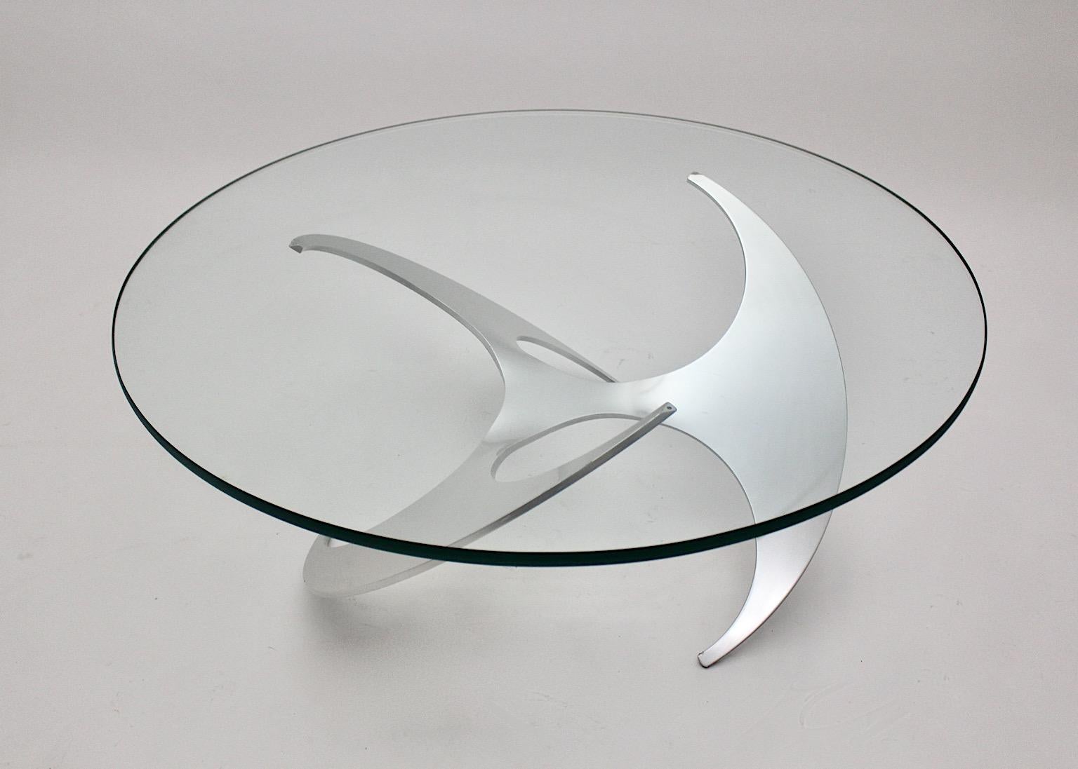 Aluminium Table basse en verre et aluminium argenté de l'ère spatiale vintage Table de canapé Knut Hesterberg en vente