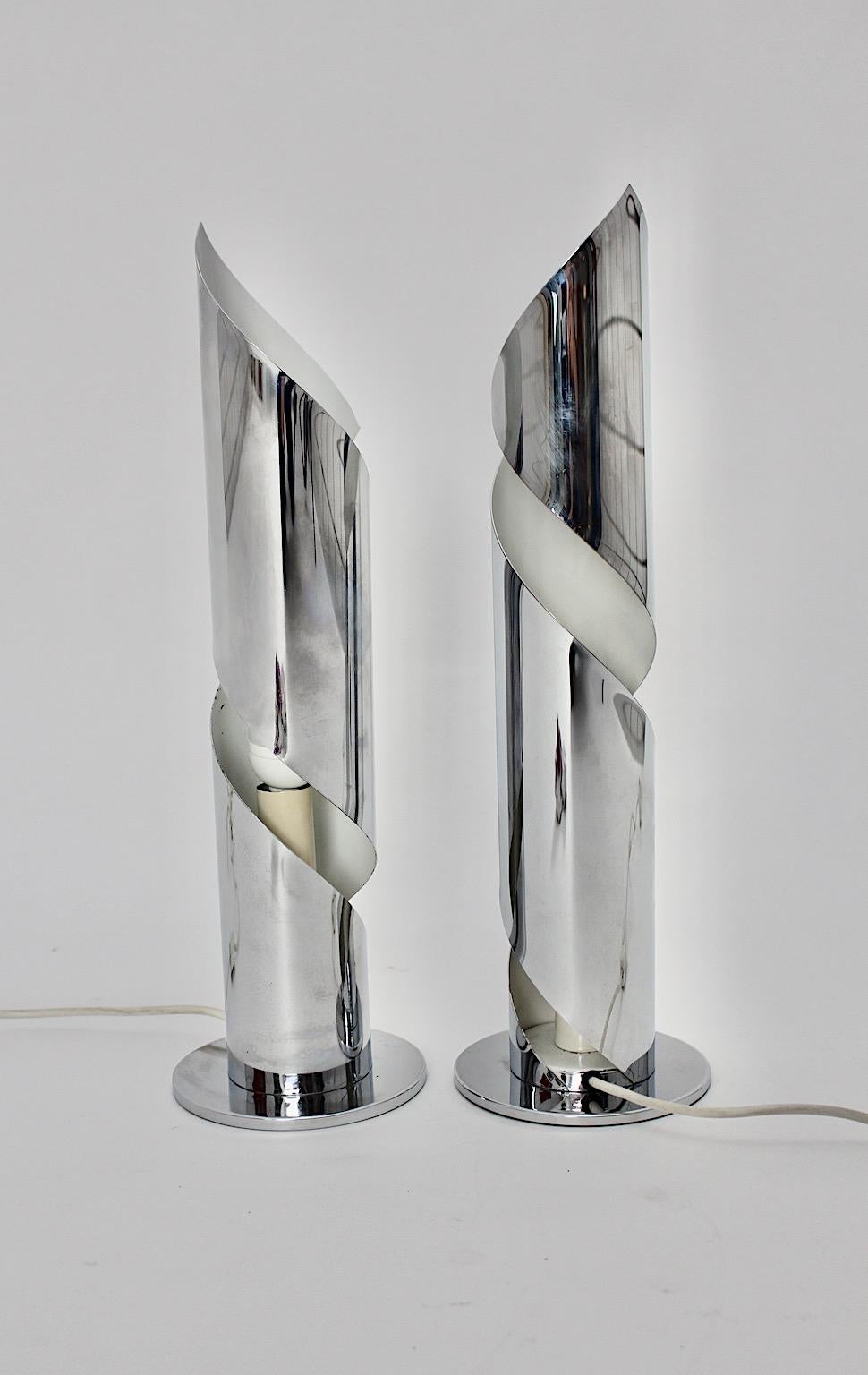 Space Age Vintage Silver Chromed Duo Pair Table Lamps, 1970s, Italy For Sale 3