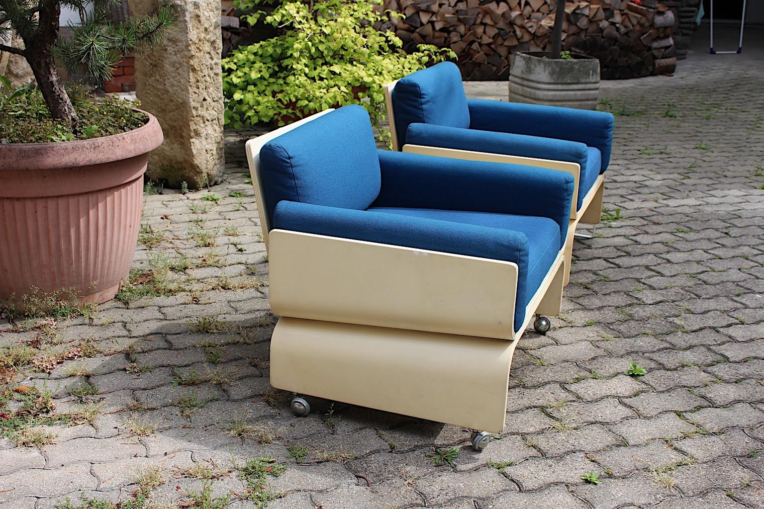 Space Age Vintage White Blue Lounge Chairs, 1960s In Distressed Condition For Sale In Vienna, AT
