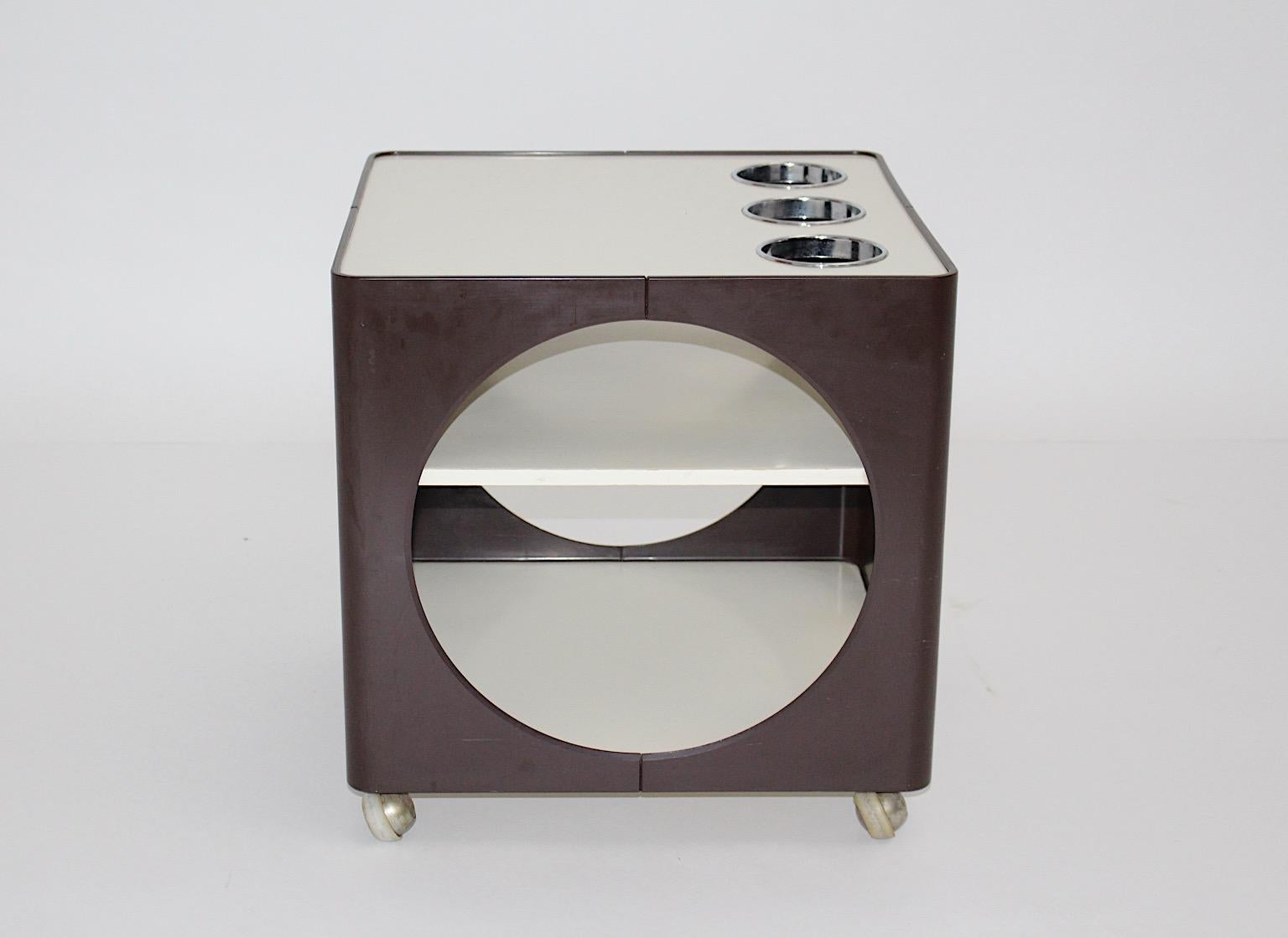 plastic cube table