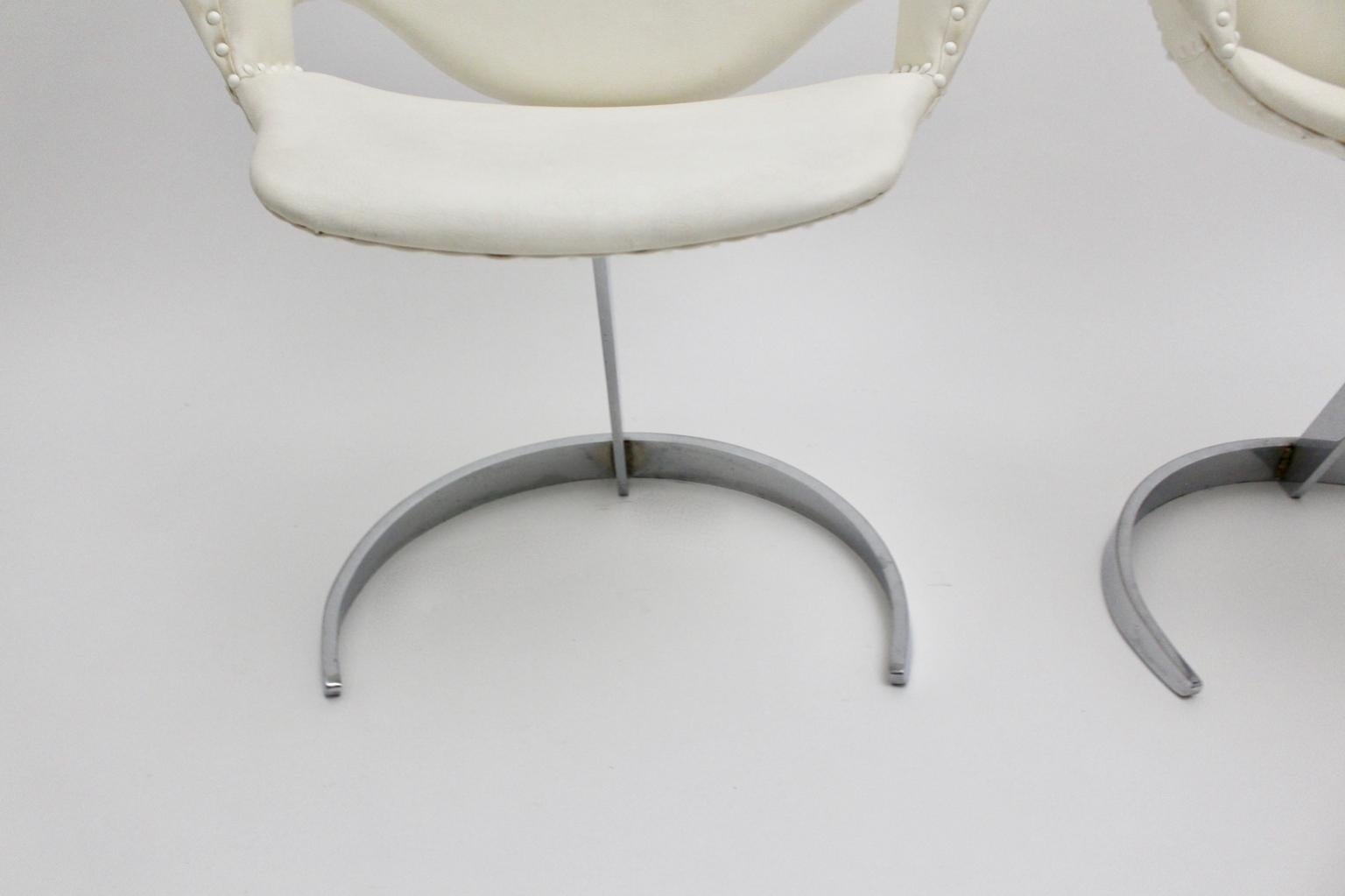 Space Age Vintage-Sessel aus weißem Kunstleder und Metall Boris Tabacoff, Frankreich im Angebot 12