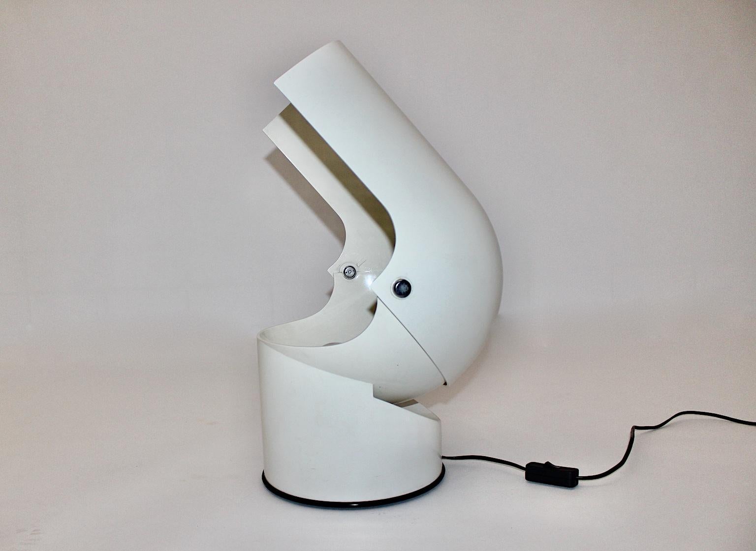Space Age Vintage Weiße Pileo Mezzo Pileino Tischlampe von Gae Aulenti:: Italien 6