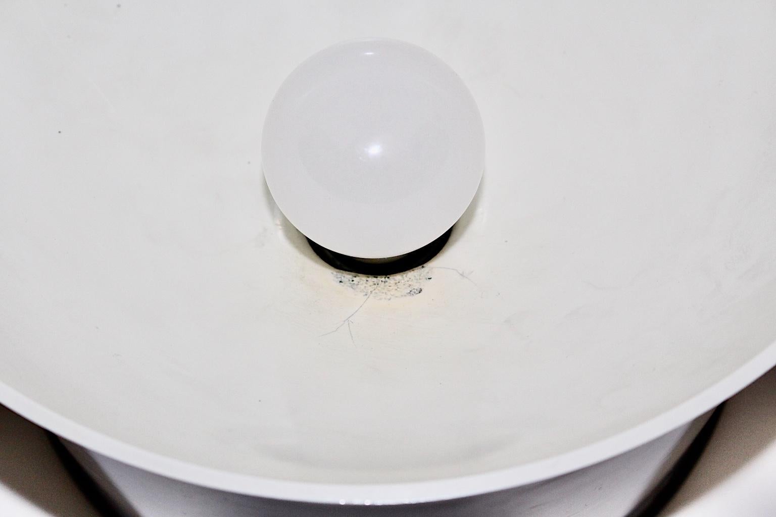 Space Age Vintage Weiße Pileo Mezzo Pileino Tischlampe von Gae Aulenti:: Italien 14