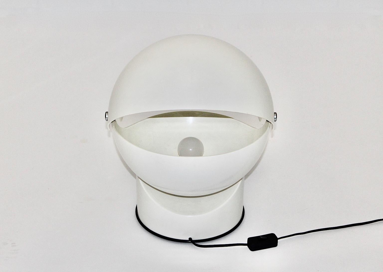 Space Age Vintage Weiße Pileo Mezzo Pileino Tischlampe von Gae Aulenti:: Italien 2