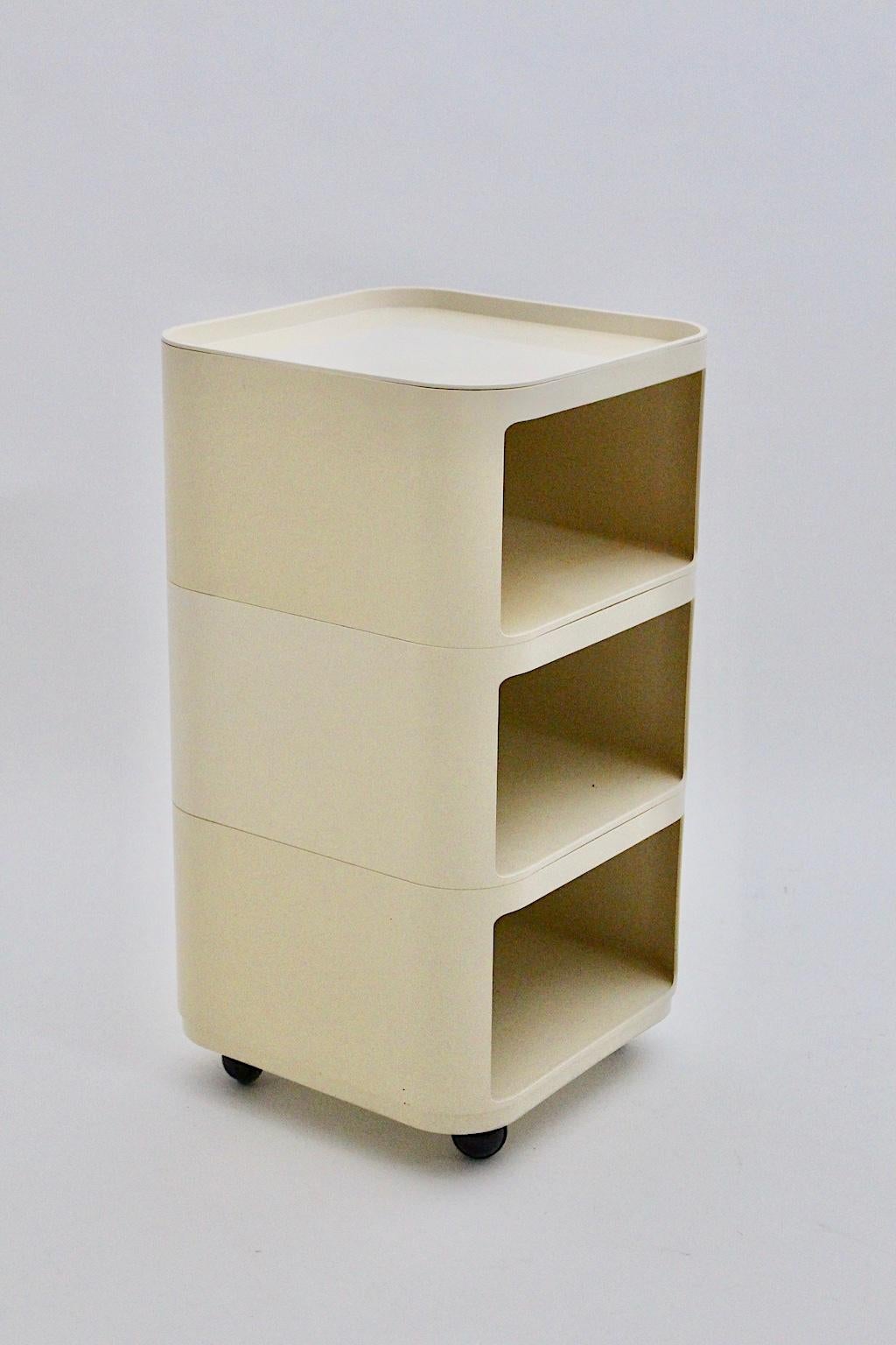 Italian Space Age Vintage White Plastic Bar Cart or Chest Anna Castelli Kartell, Italy For Sale