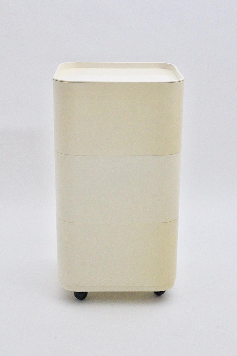 Space Age Vintage White Plastic Bar Cart by Anna Castelli Kartell, Italy For Sale at 1stDibs
