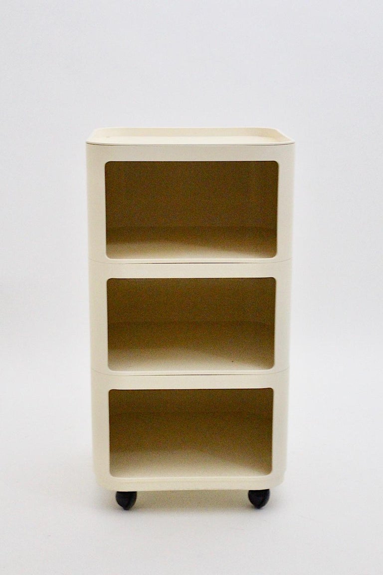 Space Age Vintage White Plastic Bar Cart by Anna Castelli Kartell, Italy For Sale at 1stDibs