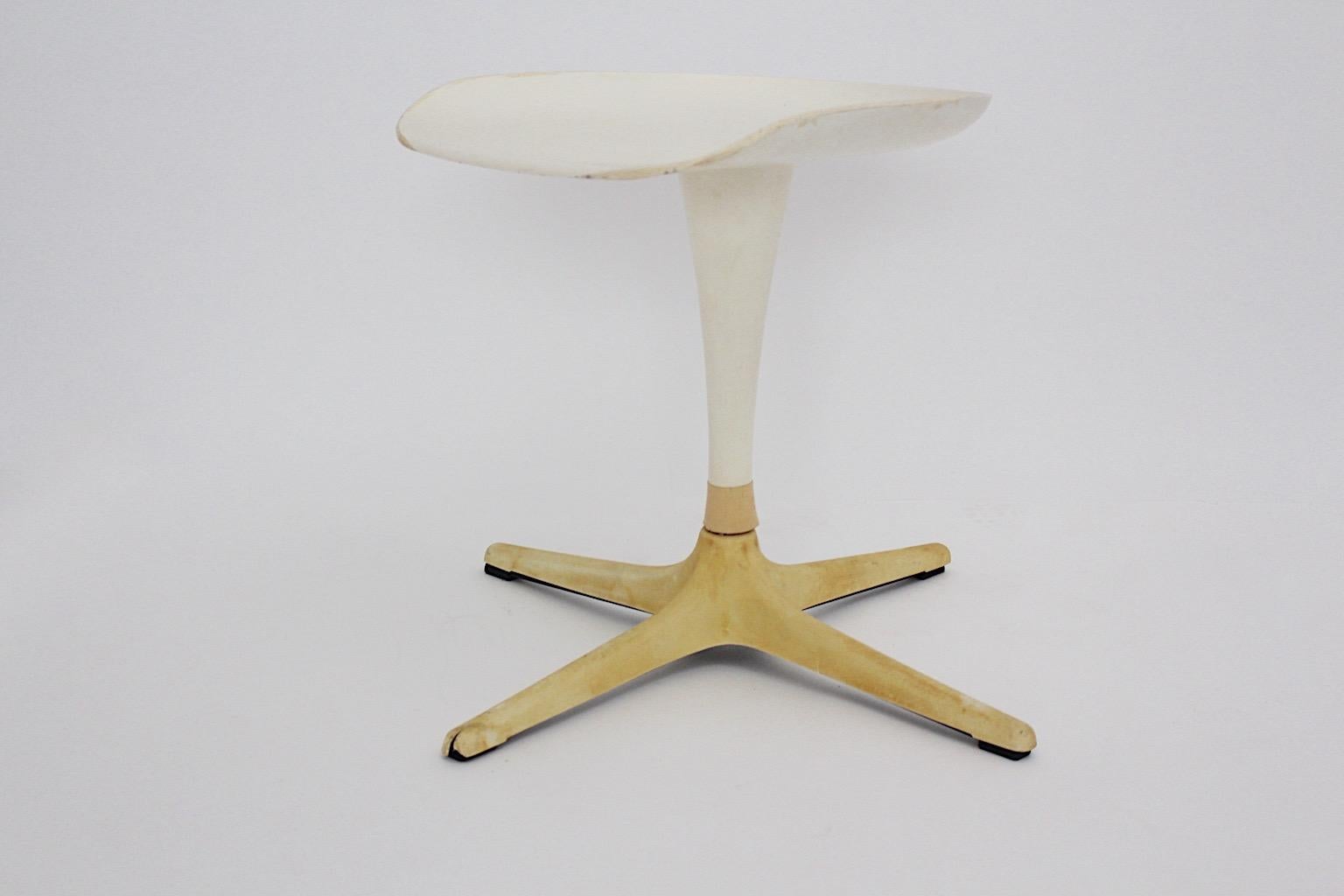 Space Age vintage organic stool from plastic in white and ivory color designed by Luigi Colani. Germany 1971 / 1972.
A rare collector piece, this new arrival, a stool from white and ivory plastic by Luigi Colani 1971 / 72.
Luigi Colani ( 1928 - 2019
