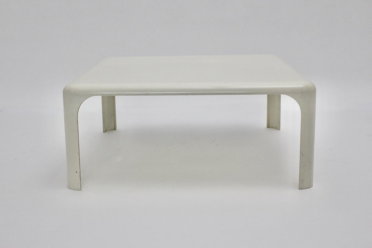 Plastic Space Age Vintage White Sofa Table Vico Magistretti Demetrio 70, Italy, 1960s For Sale