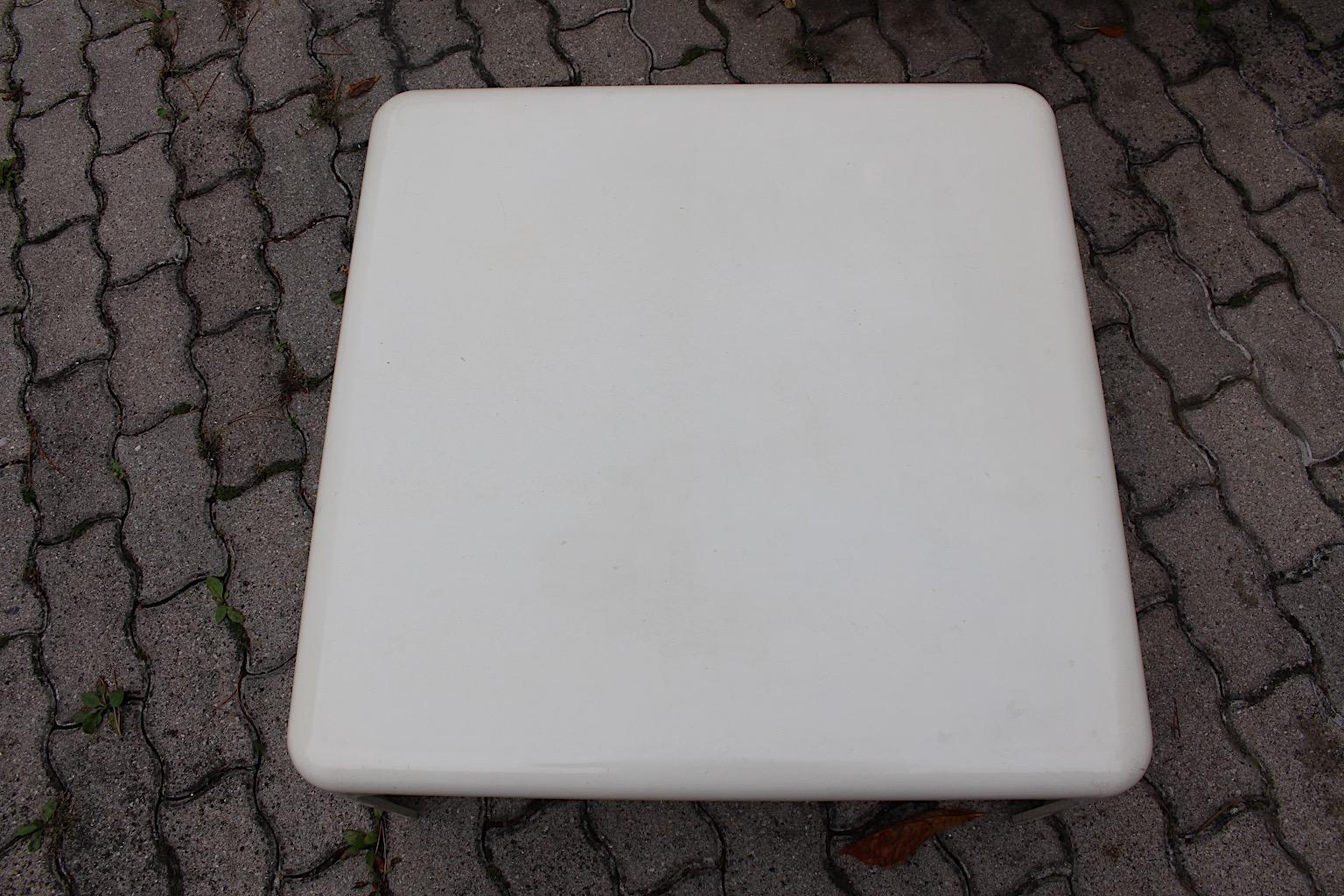 Space Age Vintage White Sofa Table Vico Magistretti Demetrio 70, Italy, 1960s For Sale 2