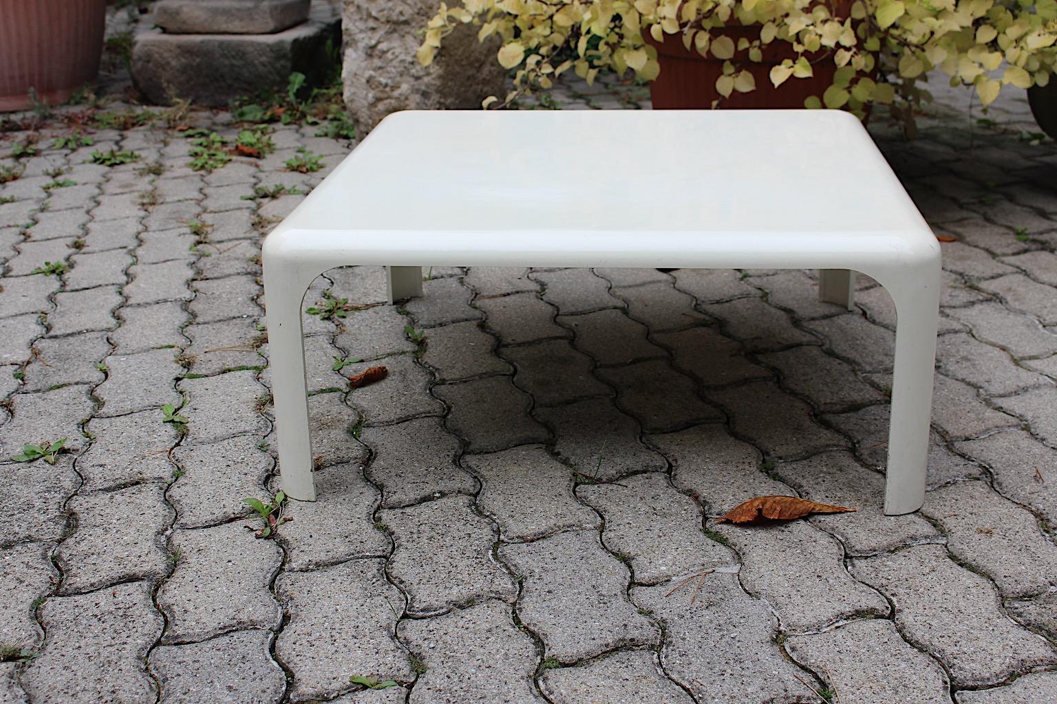 Space Age Vintage White Sofa Table Vico Magistretti Demetrio 70, Italy, 1960s For Sale 3