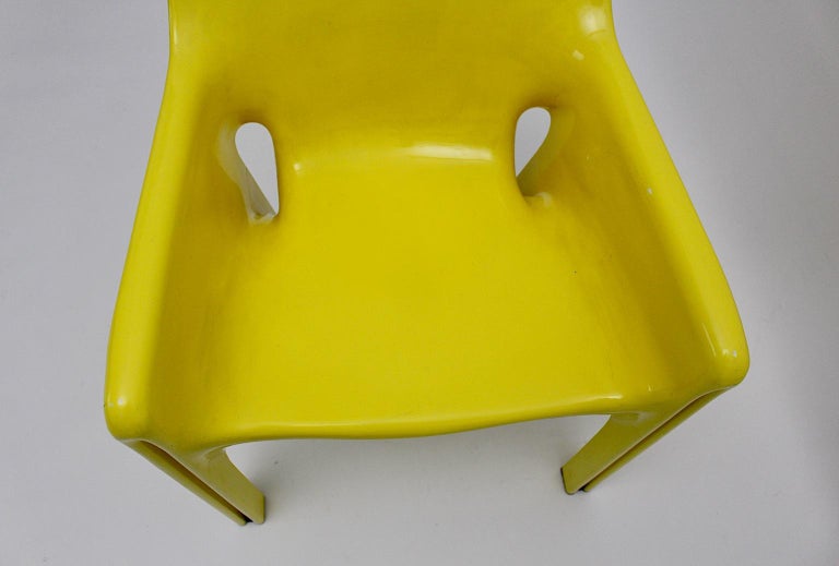 Space Age Vintage Yellow Plastic Armchair Gaudi by Vico Magistretti 1968 Italy For Sale 6