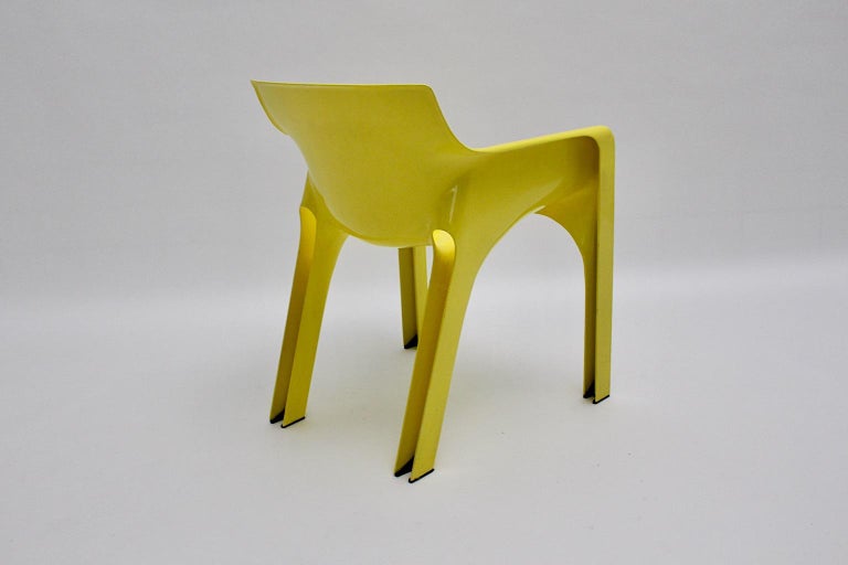 Space Age Vintage Yellow Plastic Armchair Gaudi by Vico Magistretti 1968 Italy For Sale 7