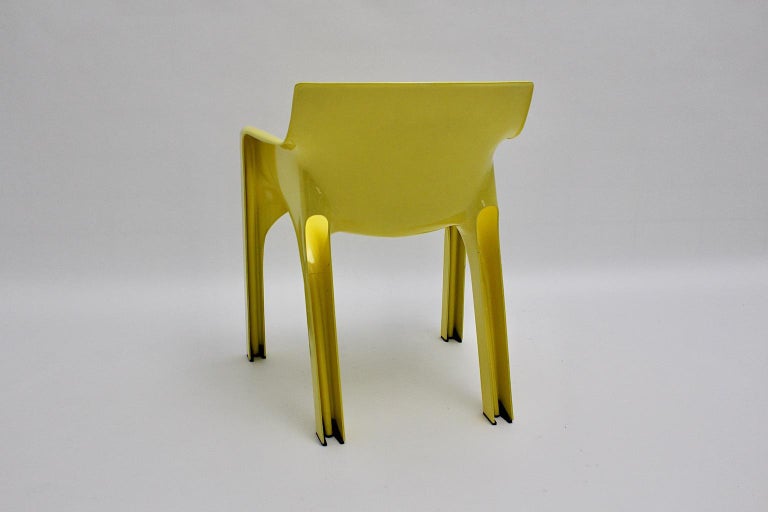 Space Age Vintage Yellow Plastic Armchair Gaudi by Vico Magistretti 1968 Italy For Sale 9