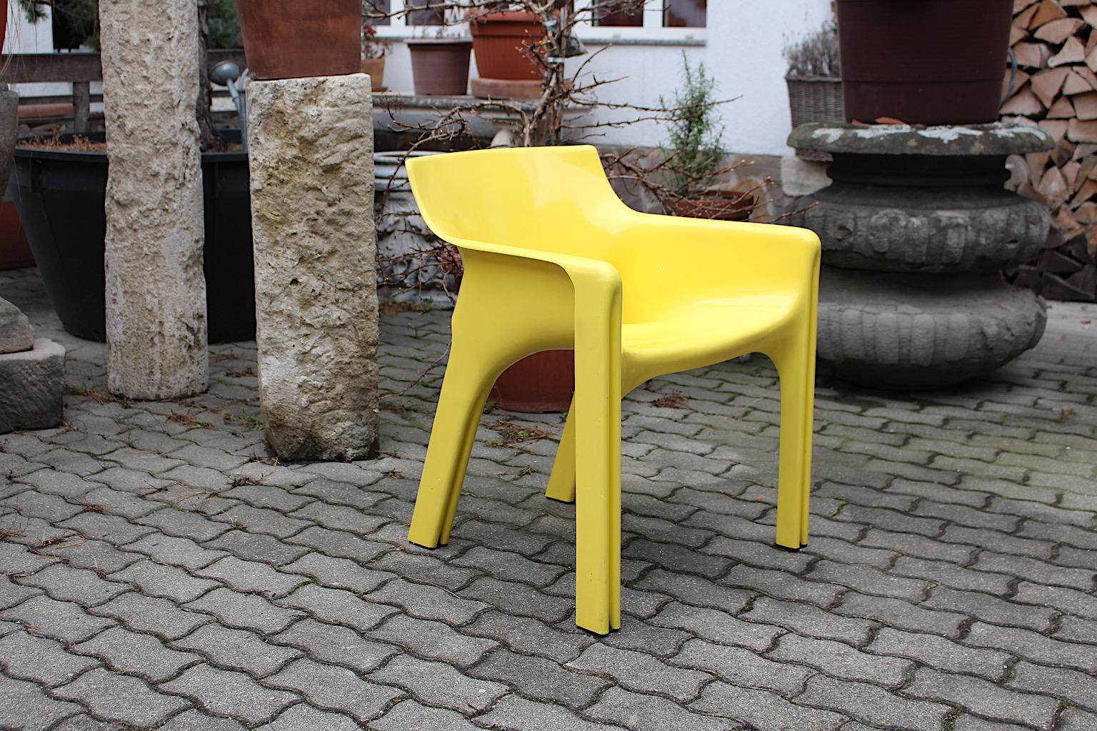 Space Age Vintage Yellow Plastic Armchair Gaudi by Vico Magistretti 1968 Italy For Sale 10