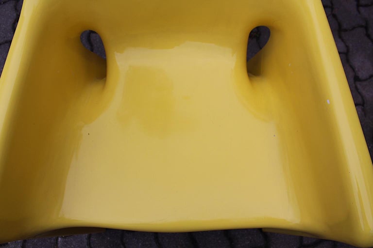 Space Age Vintage Yellow Plastic Armchair Gaudi by Vico Magistretti 1968 Italy For Sale 12
