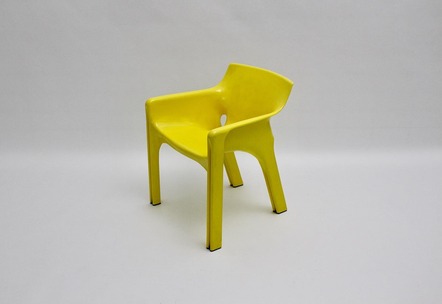 Space Age Vintage Yellow Plastic Armchair Gaudi by Vico Magistretti 1968 Italy For Sale 2