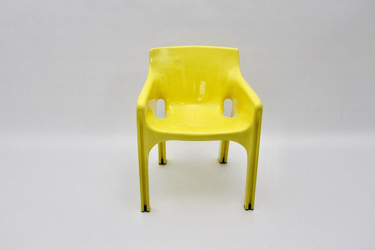 Space Age Vintage Yellow Plastic Armchair Gaudi by Vico Magistretti 1968 Italy For Sale 4