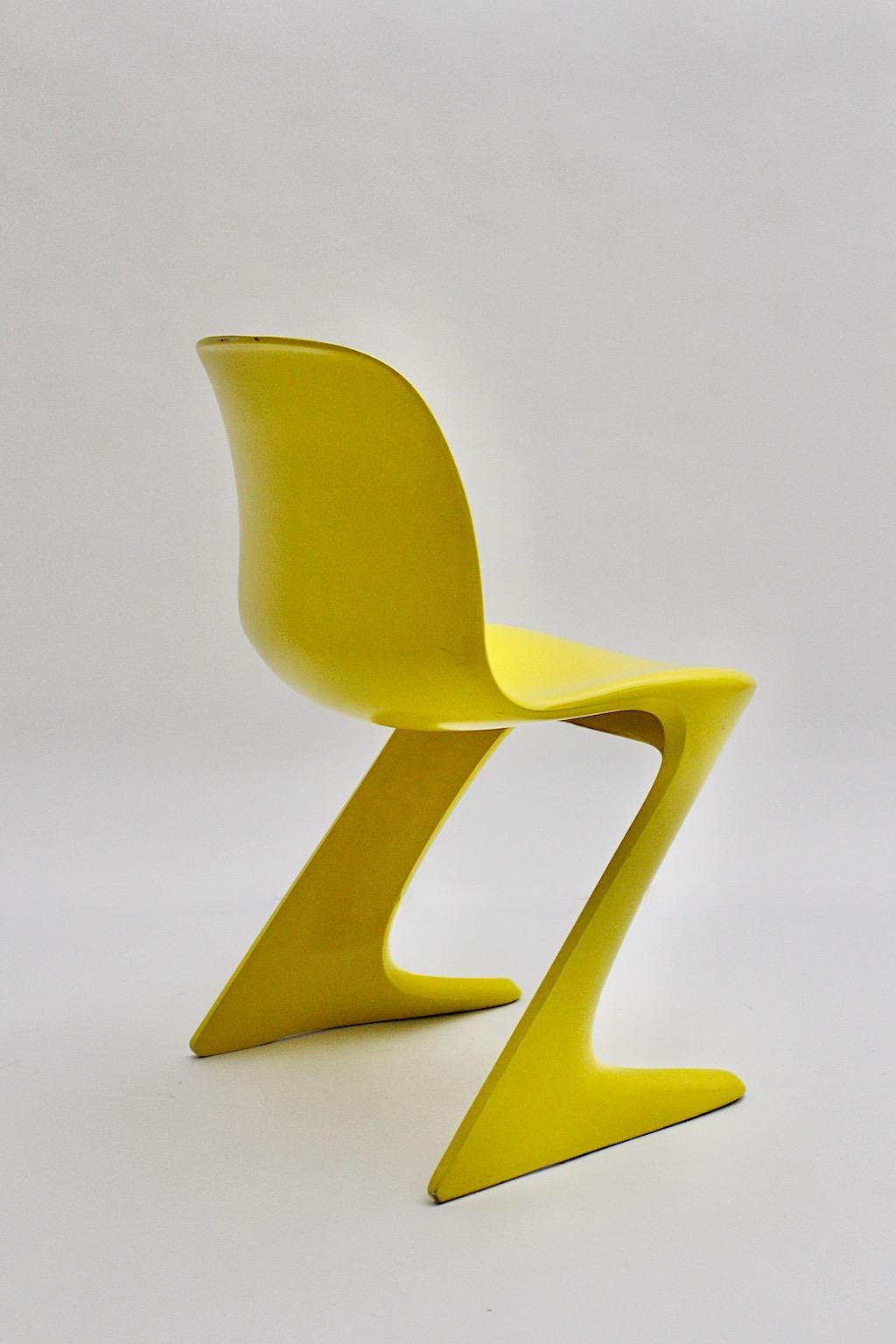 Space Age Vintage Yellow Plastic Chair Kangaroo Chair Ernst Moeckl 1960s Germany In Good Condition For Sale In Vienna, AT