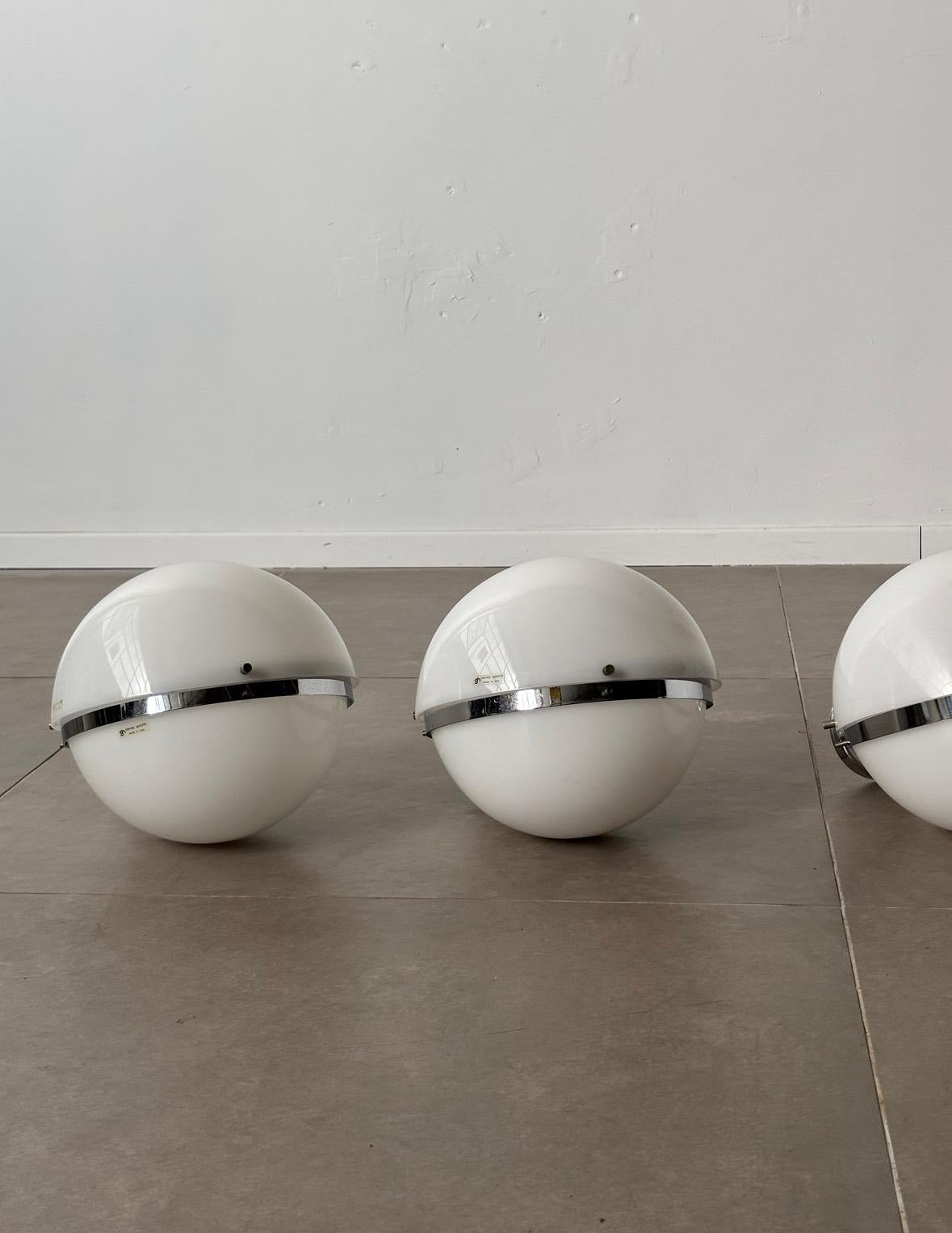 Apliques de la era espacial de Harvey Guzzini para Guzzini, 1969 Cromo en venta