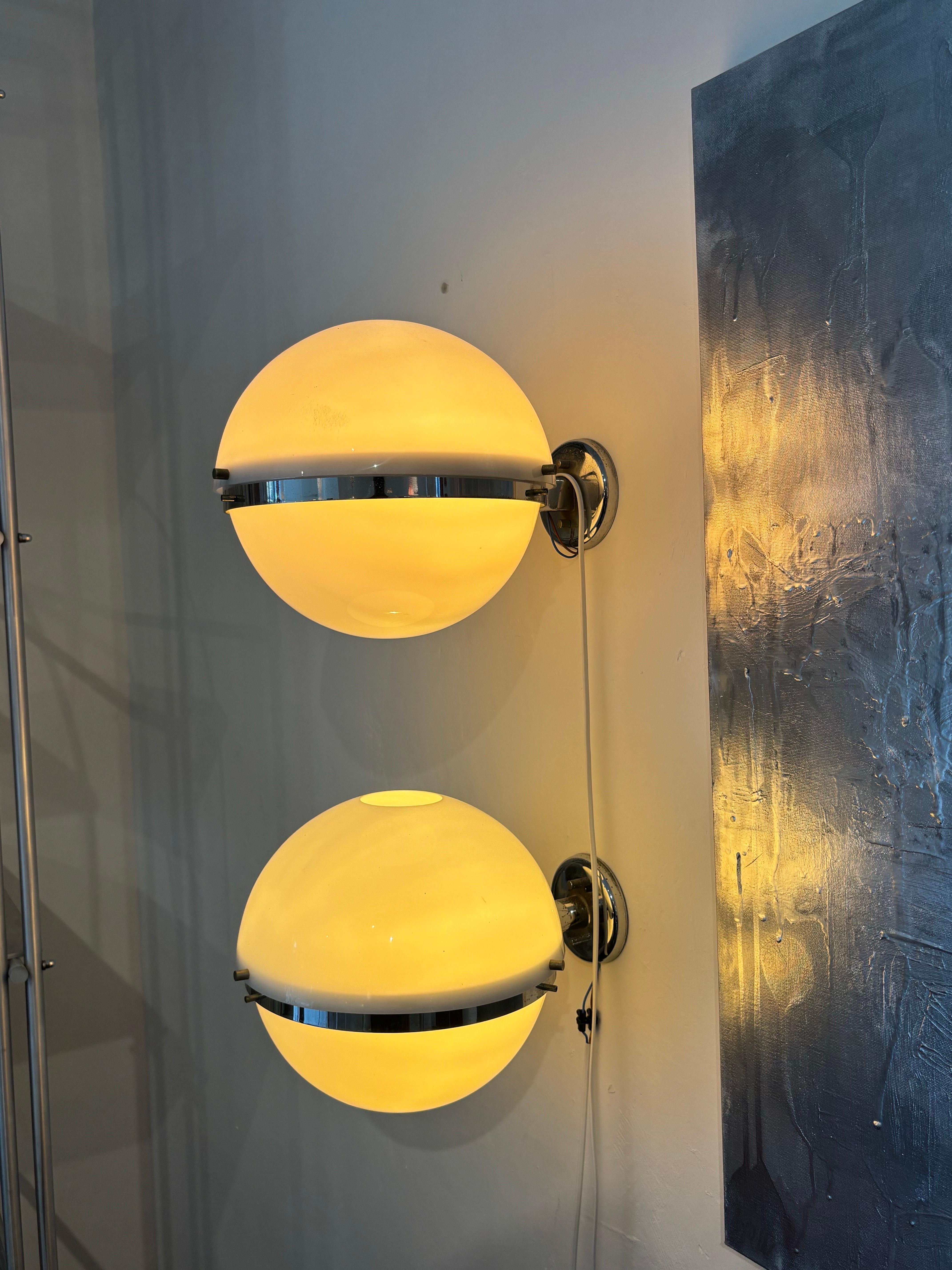 Apliques de la era espacial de Harvey Guzzini para Guzzini, 1969 en venta 2