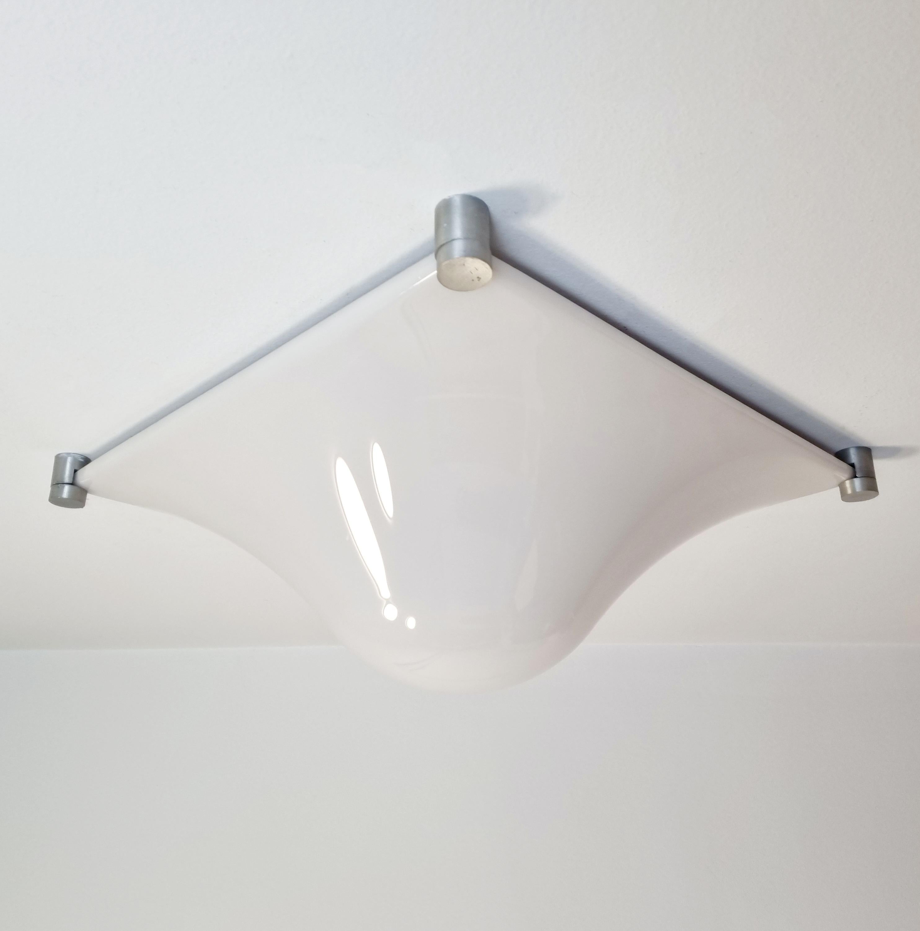 Lampe murale ou plafonnier Bolla d'Elio Martinelli pour Martinelli Luce, Italie, années 60 Bon état - En vente à Lucija, SI