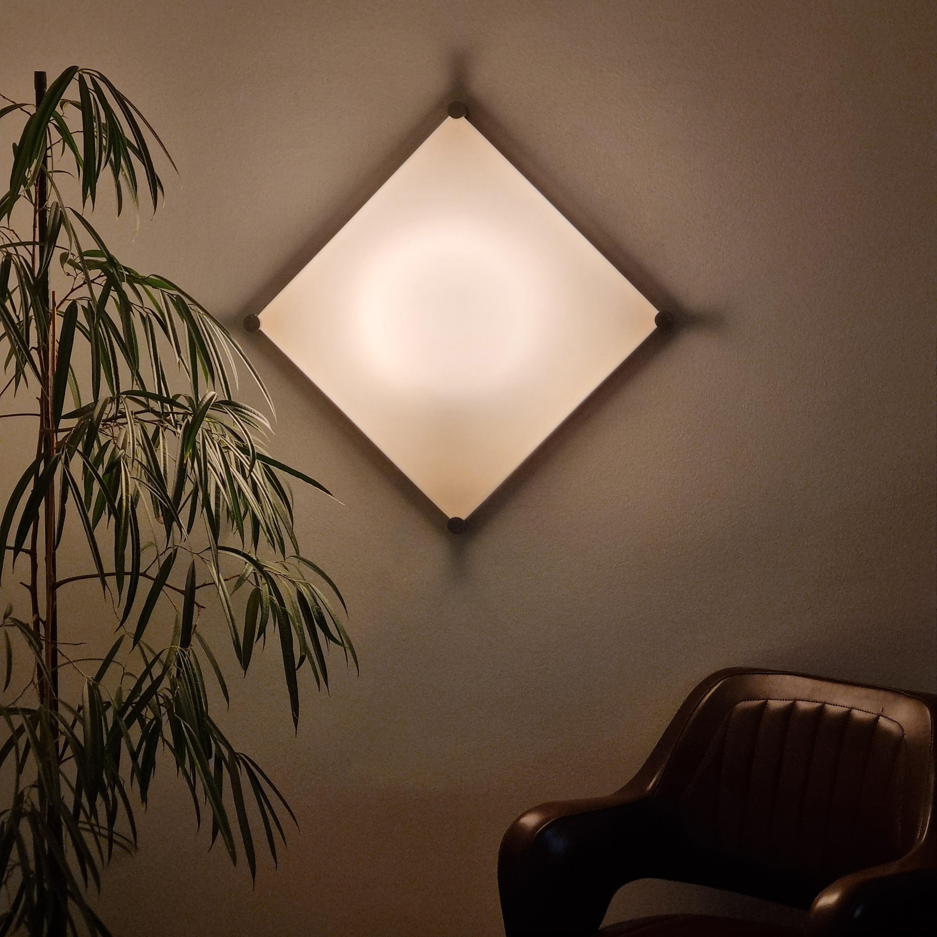 Plastique Lampe murale ou plafonnier Bolla d'Elio Martinelli pour Martinelli Luce, Italie, années 60 en vente