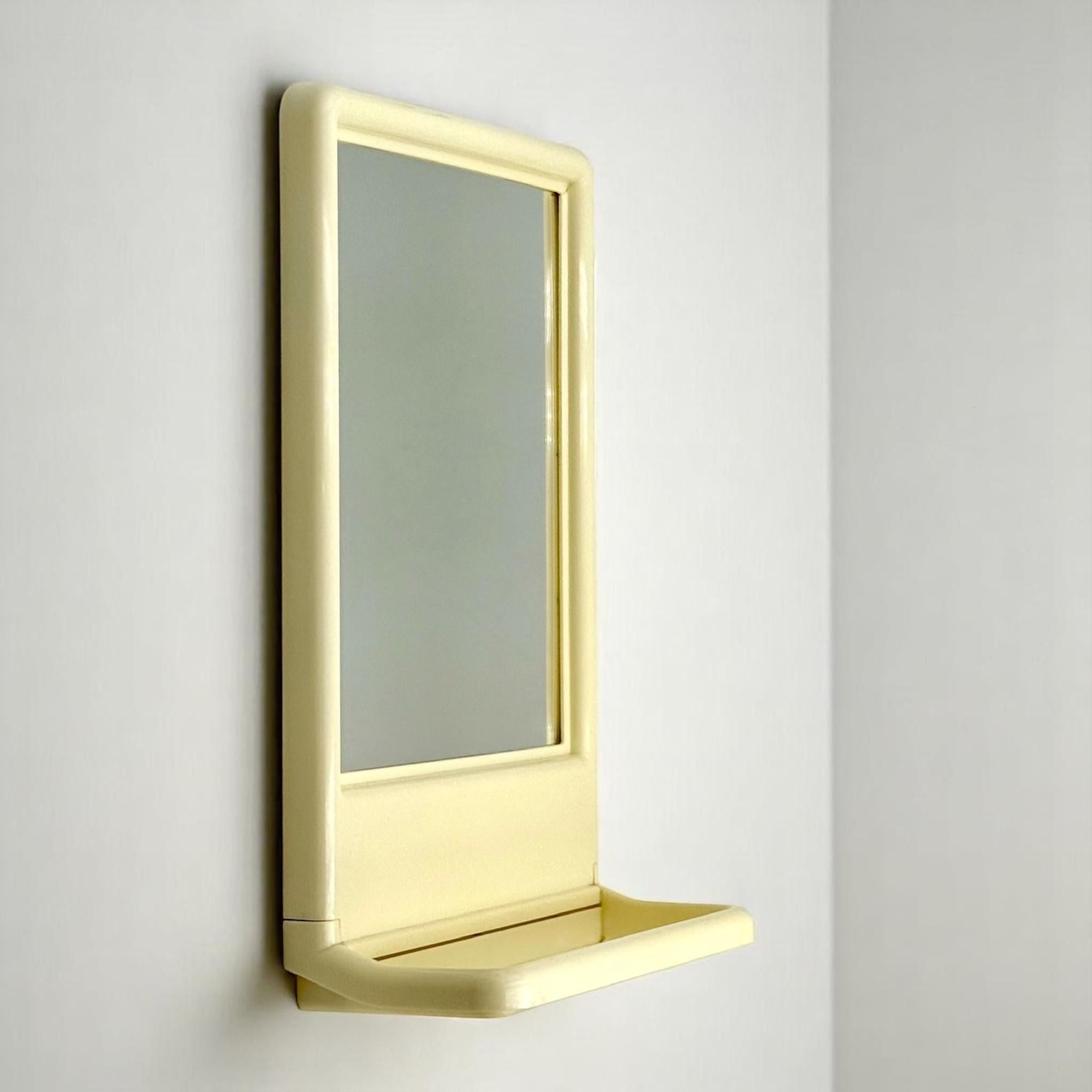 Fine XX secolo Space Age Wall or Table Mirror with Plastic Frame and Built-in Shelf 1970s in vendita