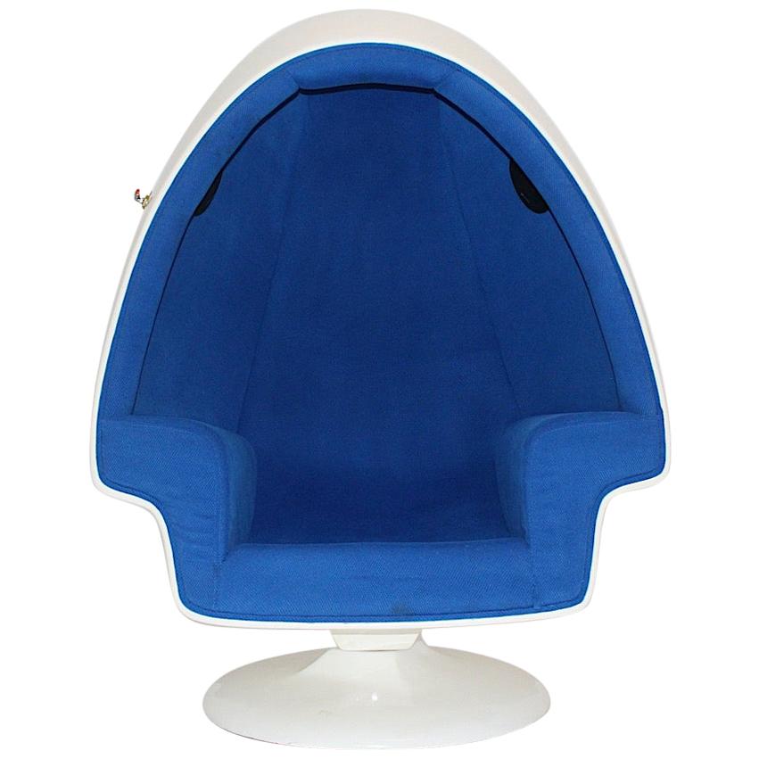 Space Age White Blue Vintage Swiveling Fiberglass Egg Lounge Chair, 1970s, USA For Sale