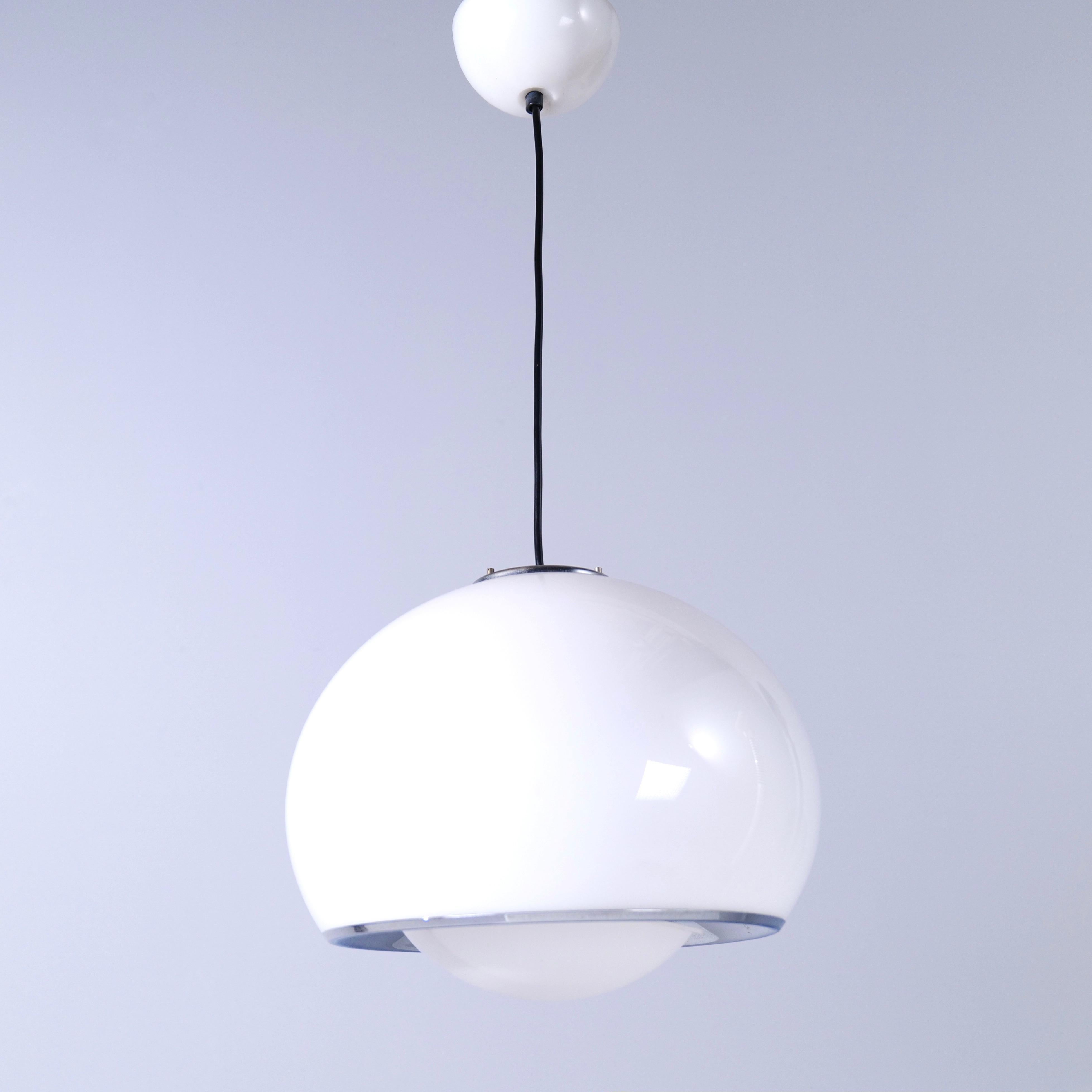 Italian space age white bud pendant lamp by Studio 6G for Harvey Guzzini For Sale