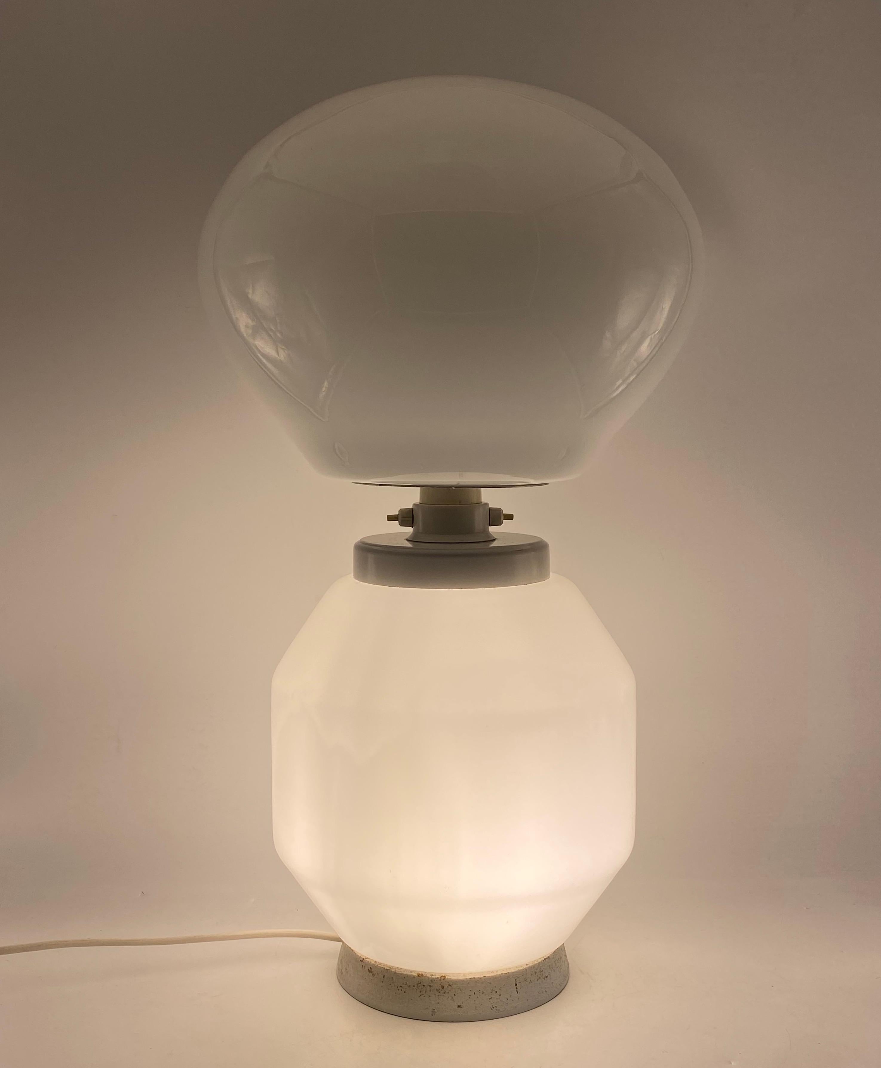 Space Age white glass table lamp, Faver Italy 1970s For Sale 6
