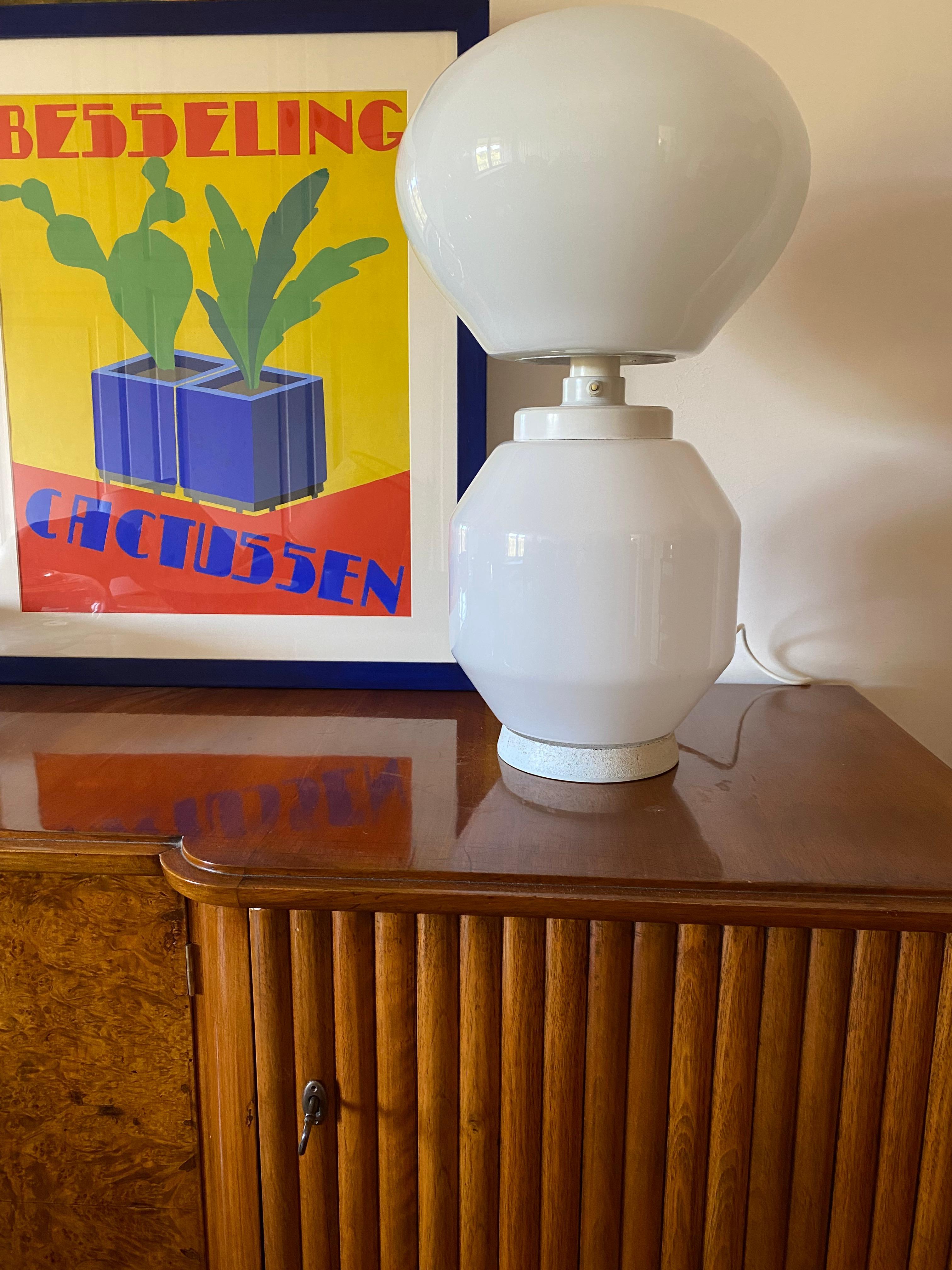 Lampe de table en verre blanc de l'ère spatiale, Faver Italie 1970 en vente 8