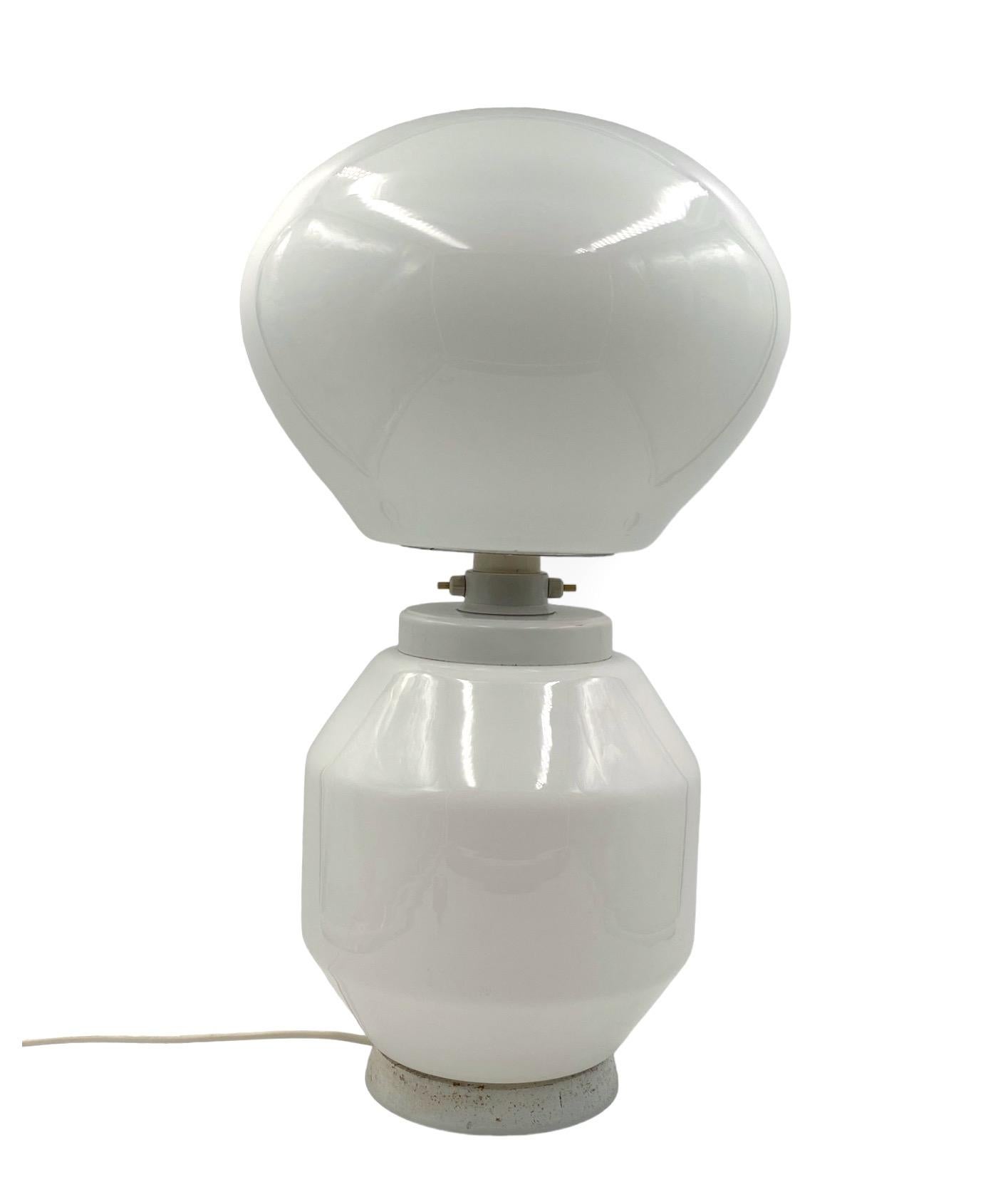 Metal Space Age white glass table lamp, Faver Italy 1970s For Sale
