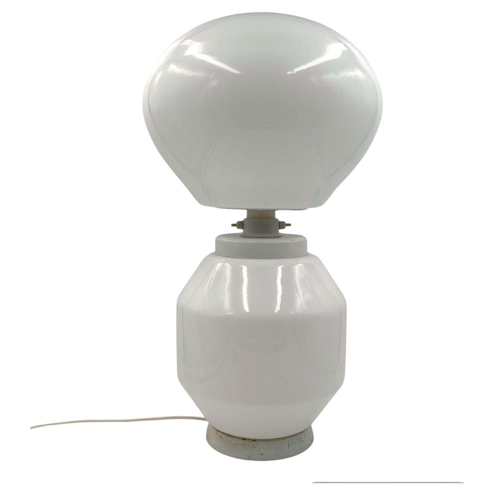 Space Age white glass table lamp, Faver Italy 1970s For Sale