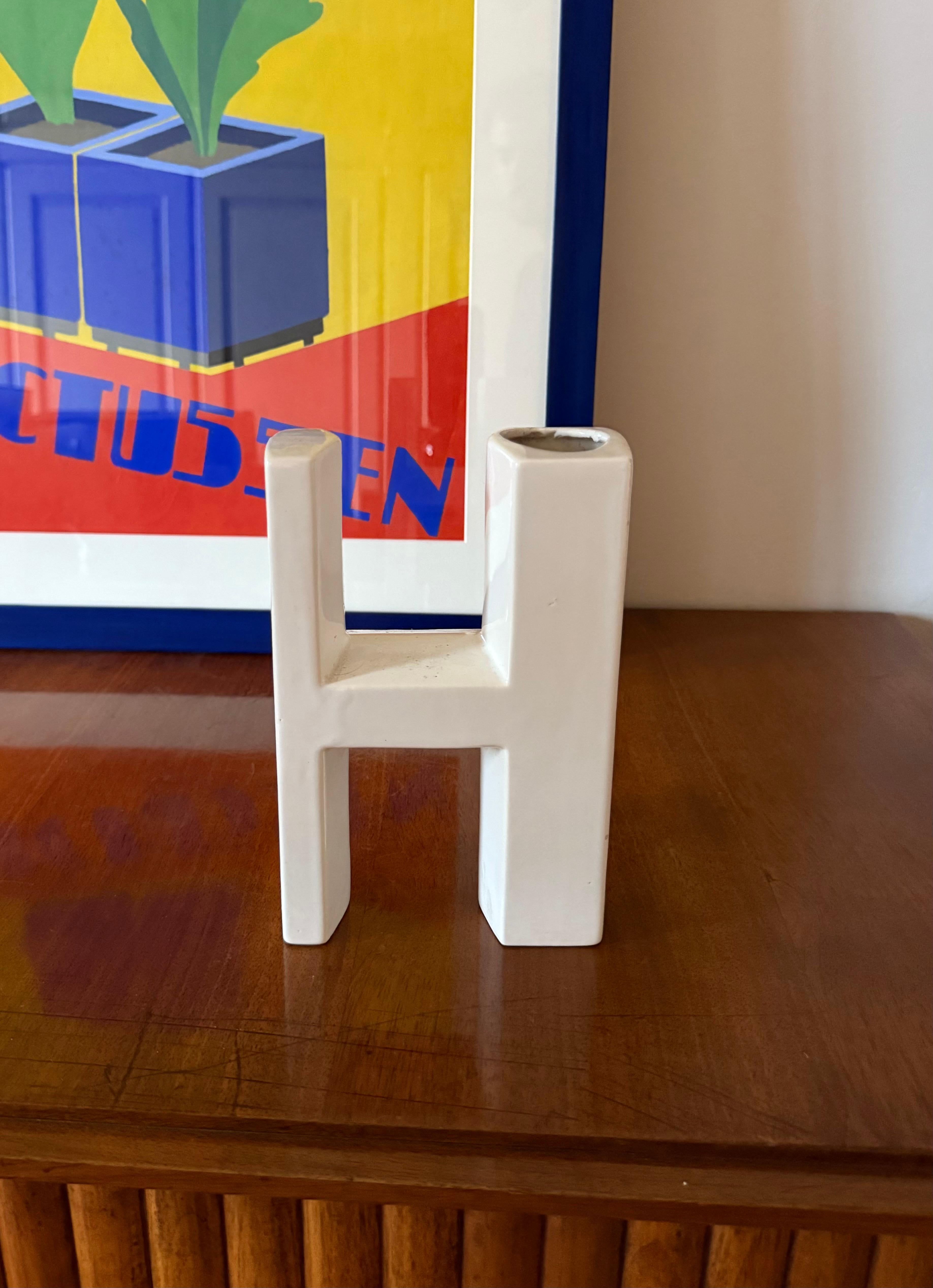 Jarrón solifleur de cerámica en forma de letra H blanca de la era espacial, Marcel Radureau ca. 1970 Era espacial en venta