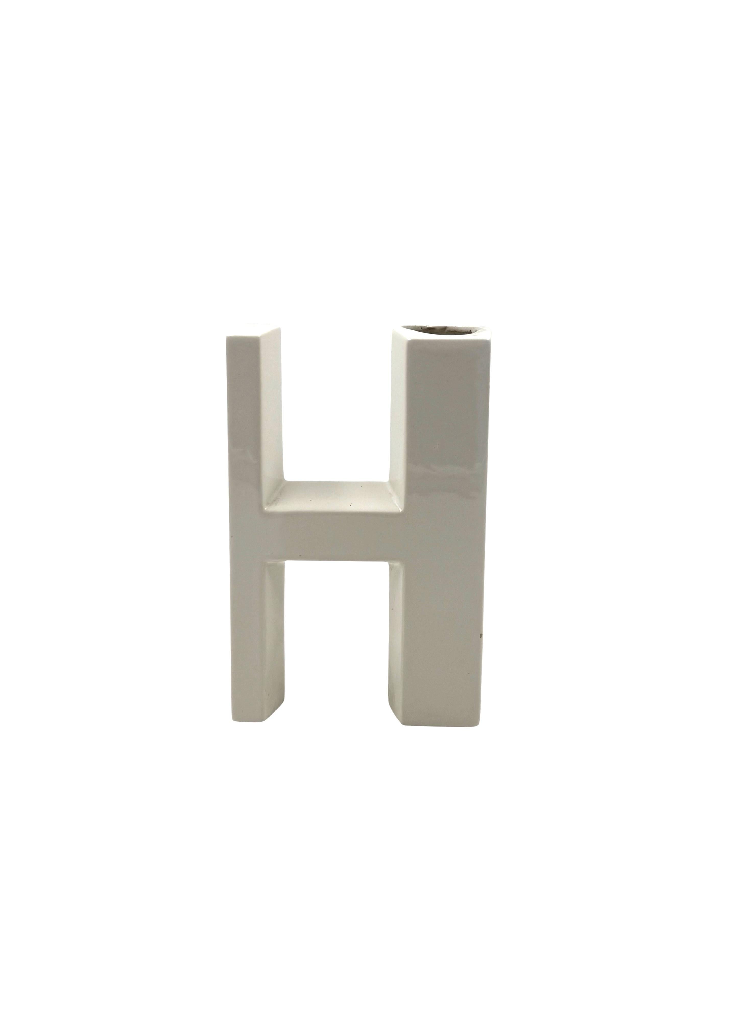 Jarrón solifleur de cerámica en forma de letra H blanca de la era espacial, Marcel Radureau ca. 1970 en Excelente estado para la venta en Firenze, IT