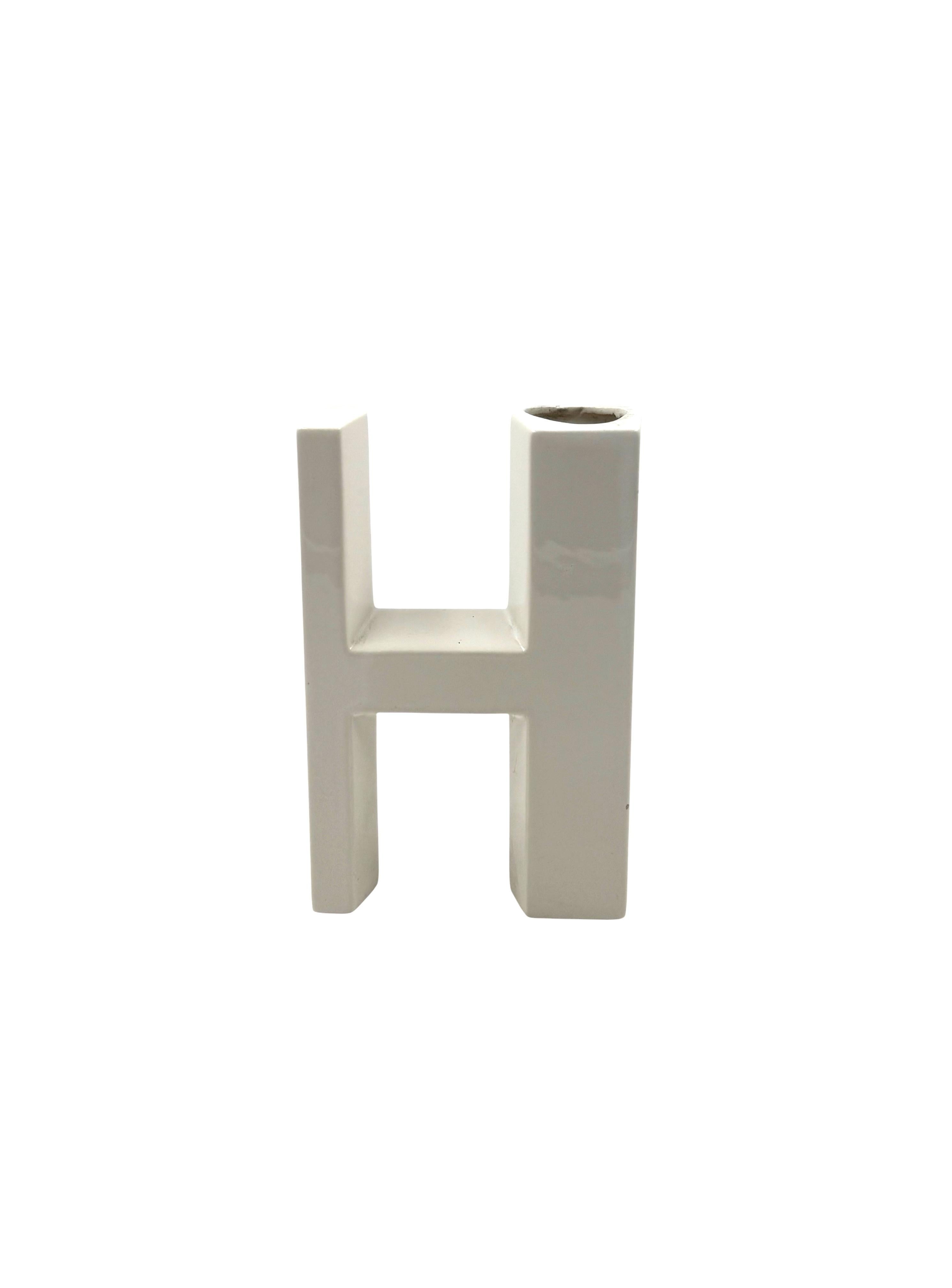 Jarrón solifleur de cerámica en forma de letra H blanca de la era espacial, Marcel Radureau ca. 1970 Late 20th Century en venta