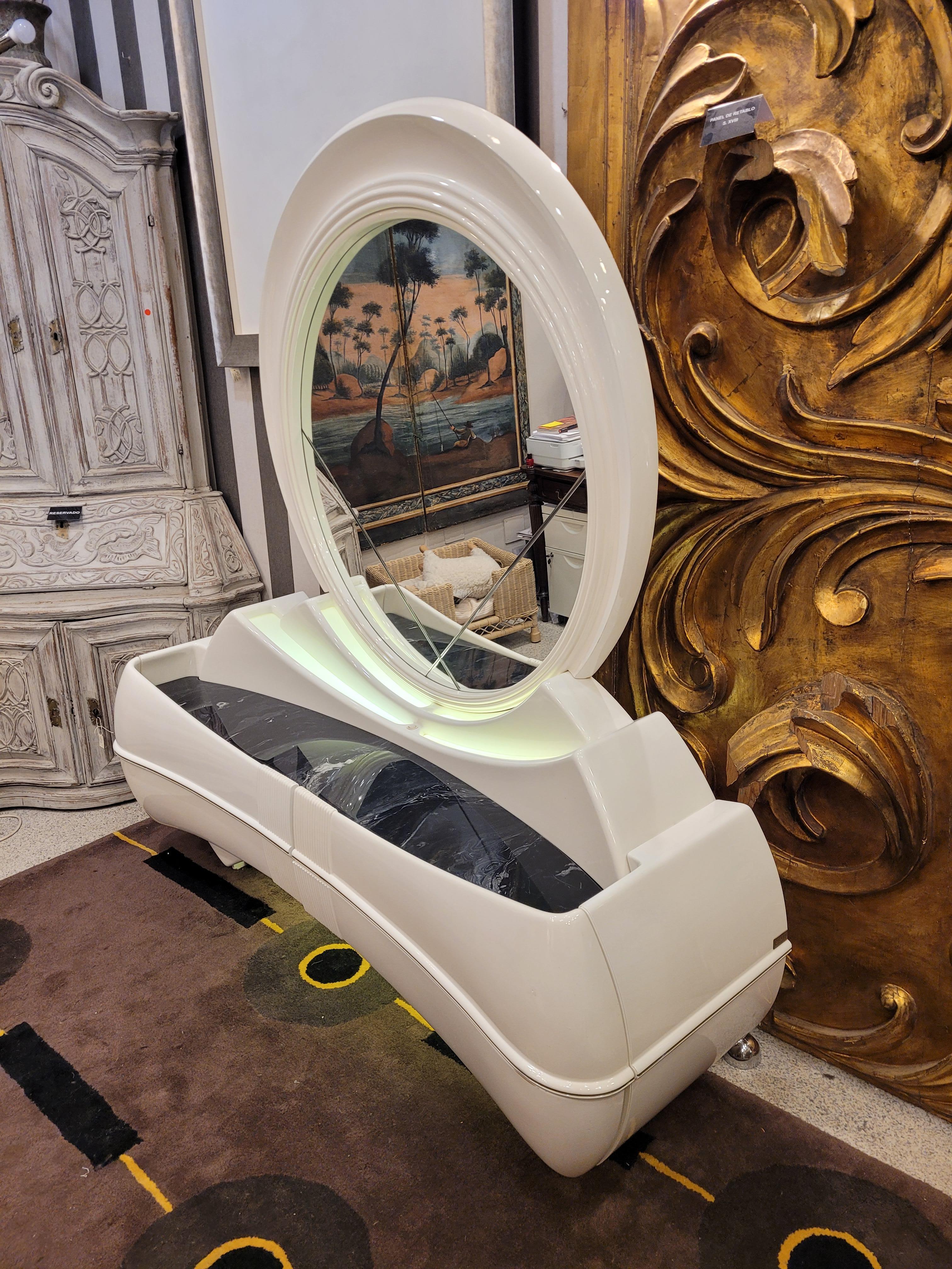 Italian Space Age White Italy Dresser Vanity Table Lacquer Wood Fibreglass For Sale